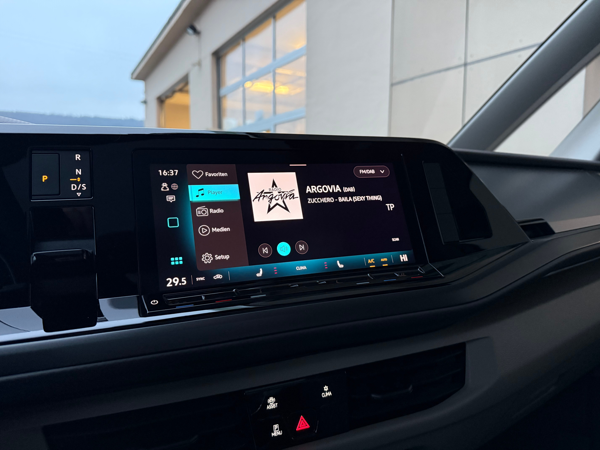 listing desktop thumbnail image 14