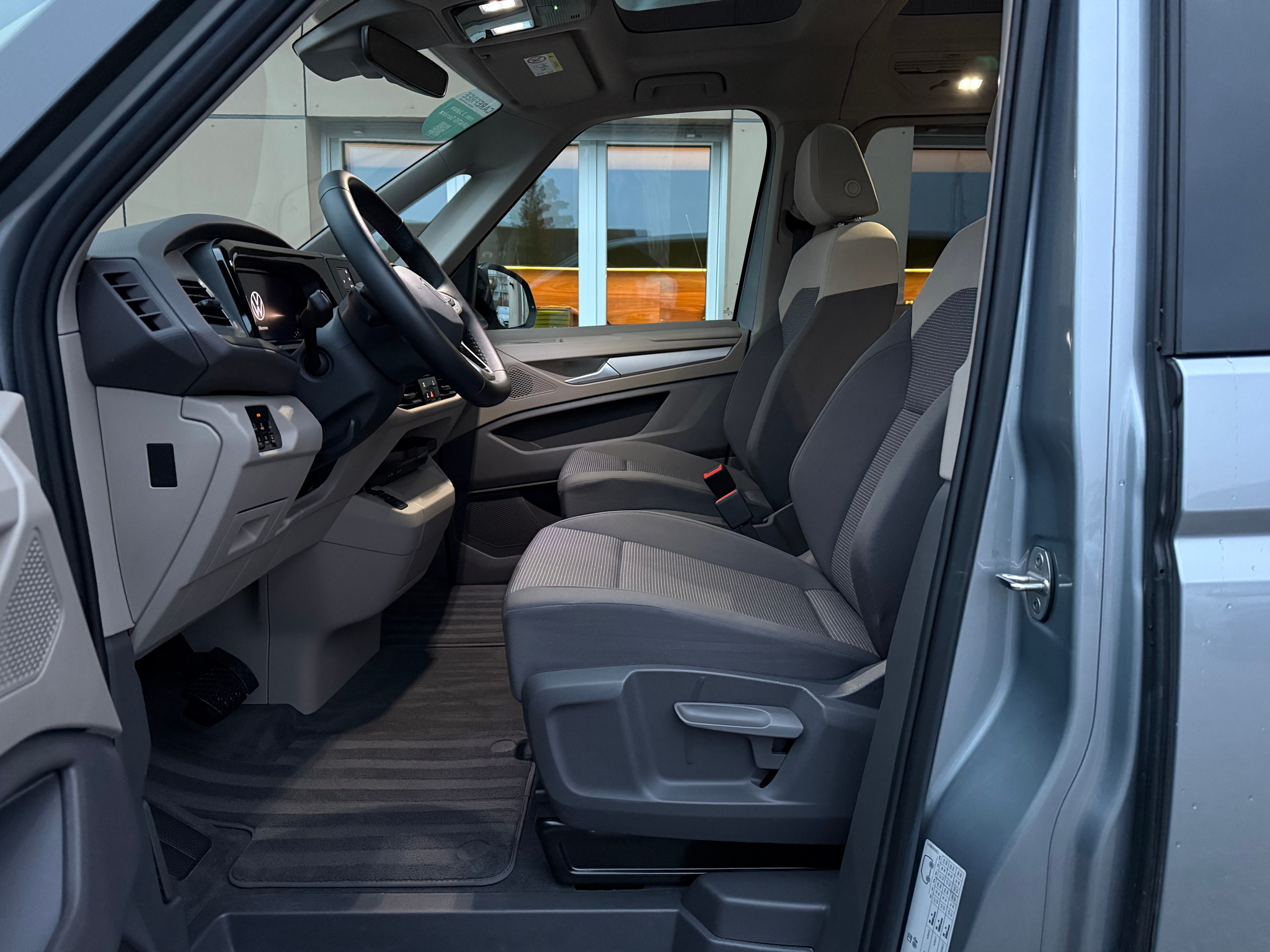 listing desktop thumbnail image 10