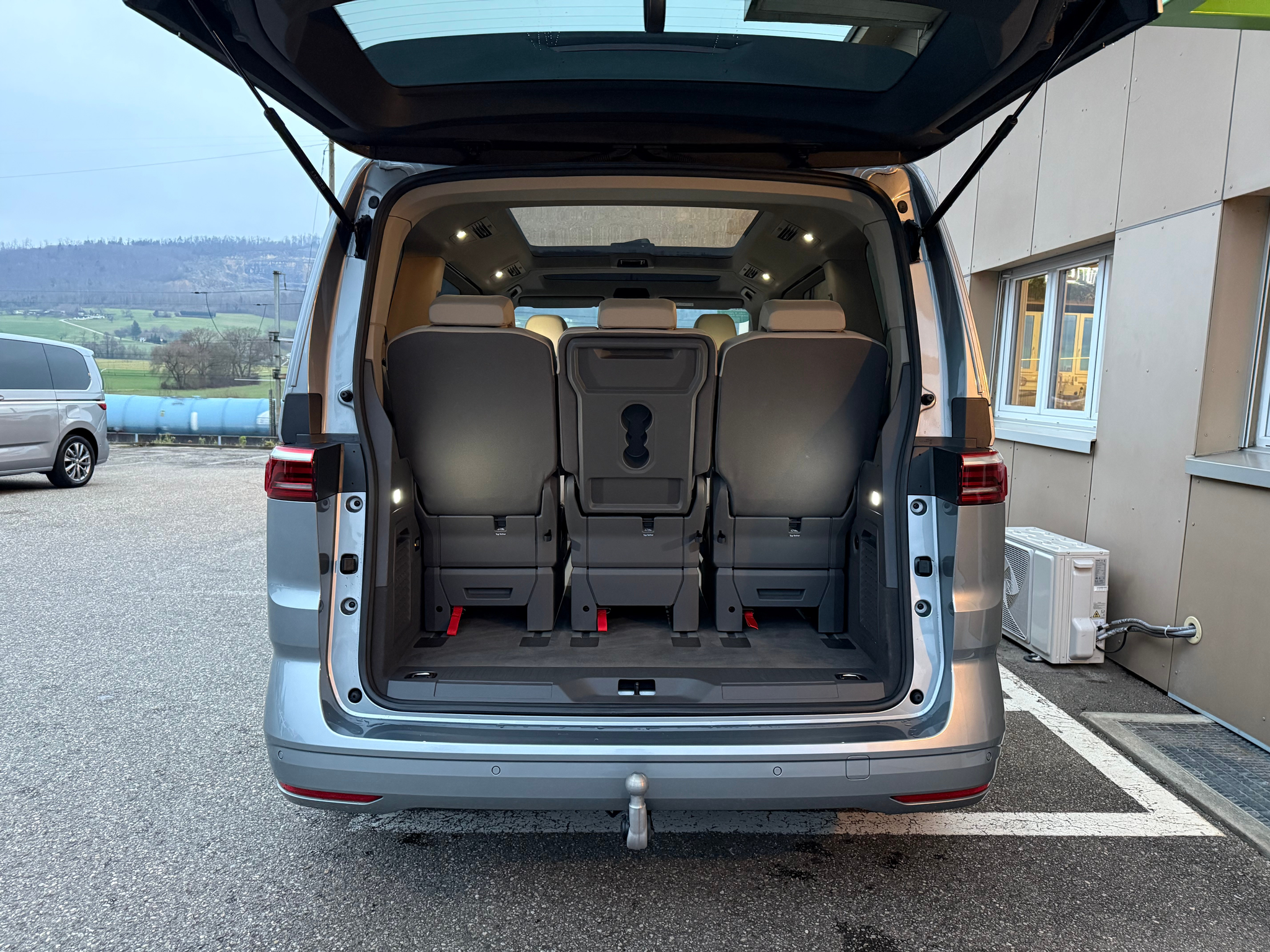 listing desktop thumbnail image 23