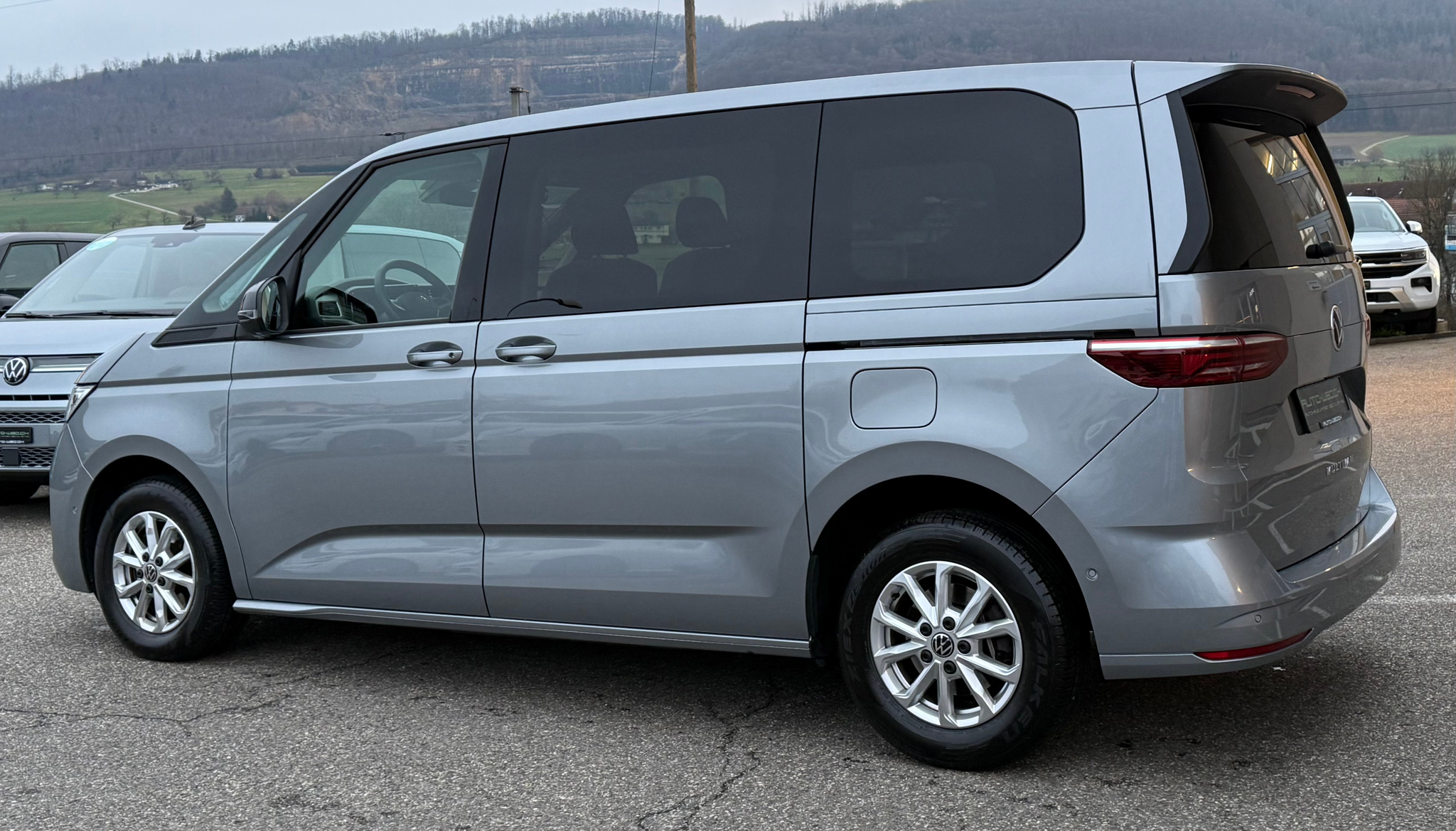 listing desktop thumbnail image 6