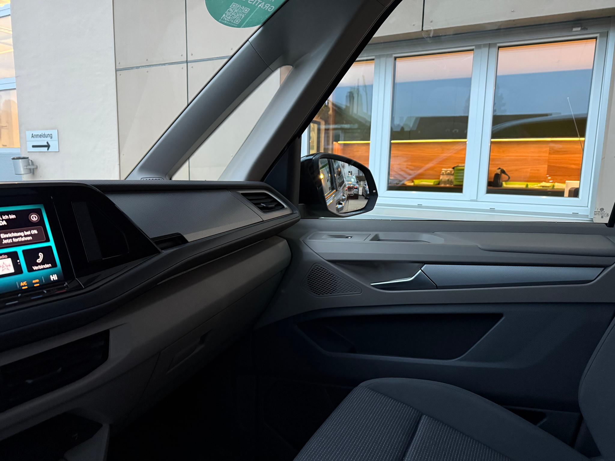 listing desktop thumbnail image 19