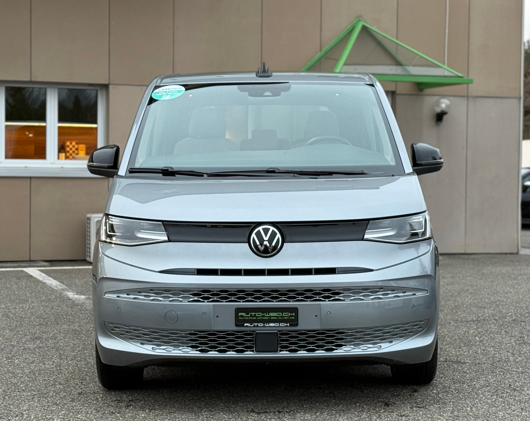 listing desktop thumbnail image 1