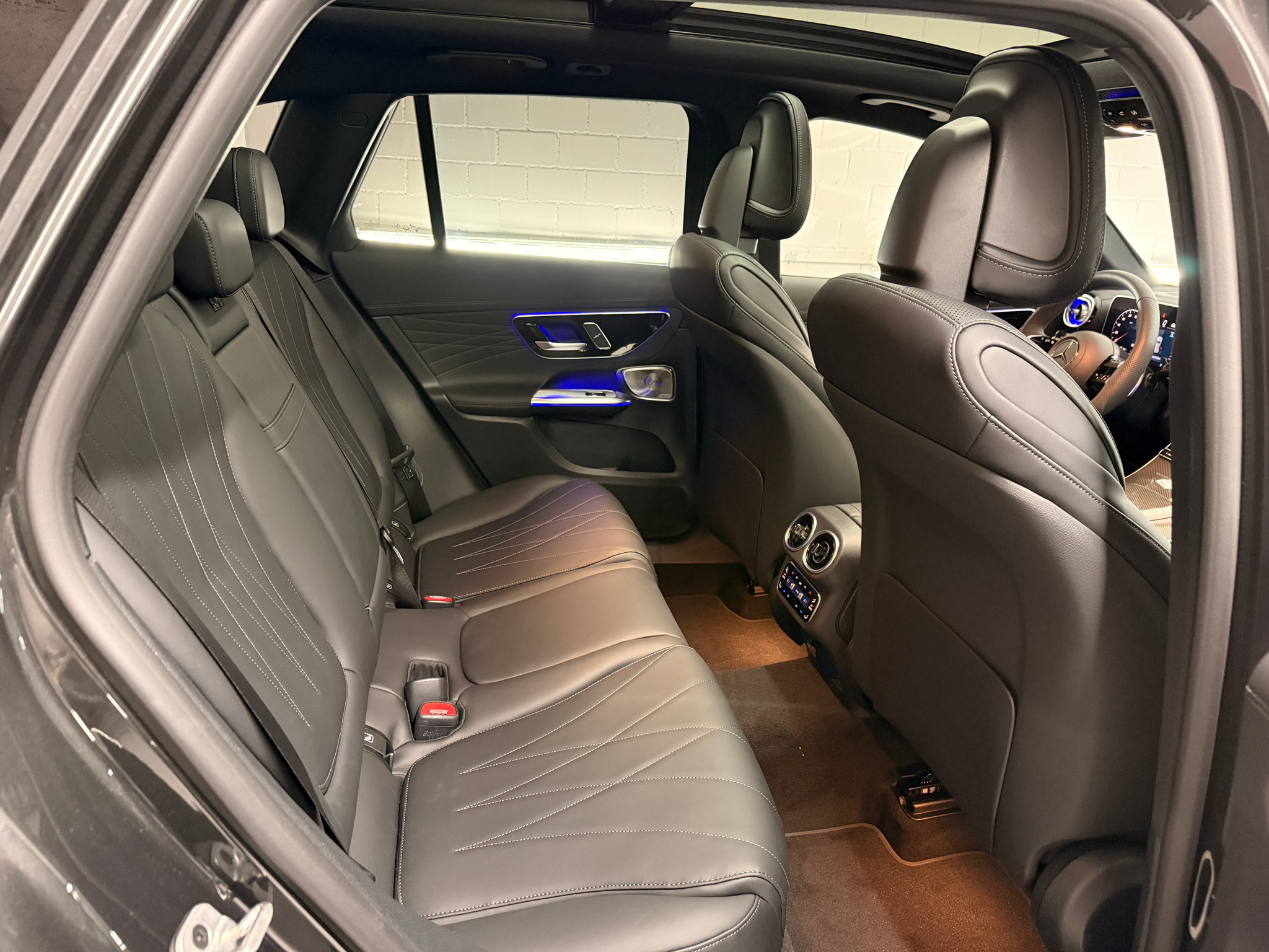 listing desktop thumbnail image 8