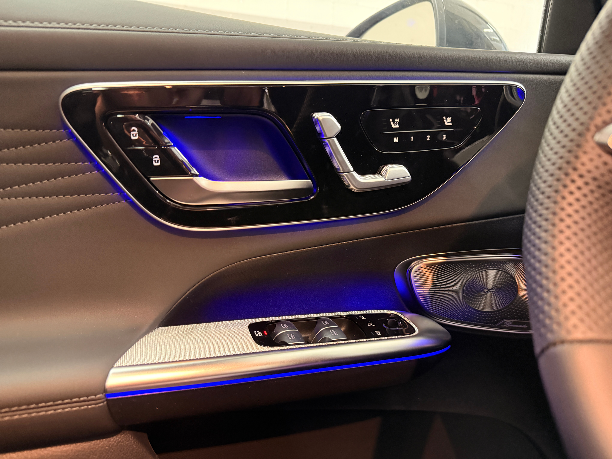 listing desktop thumbnail image 14