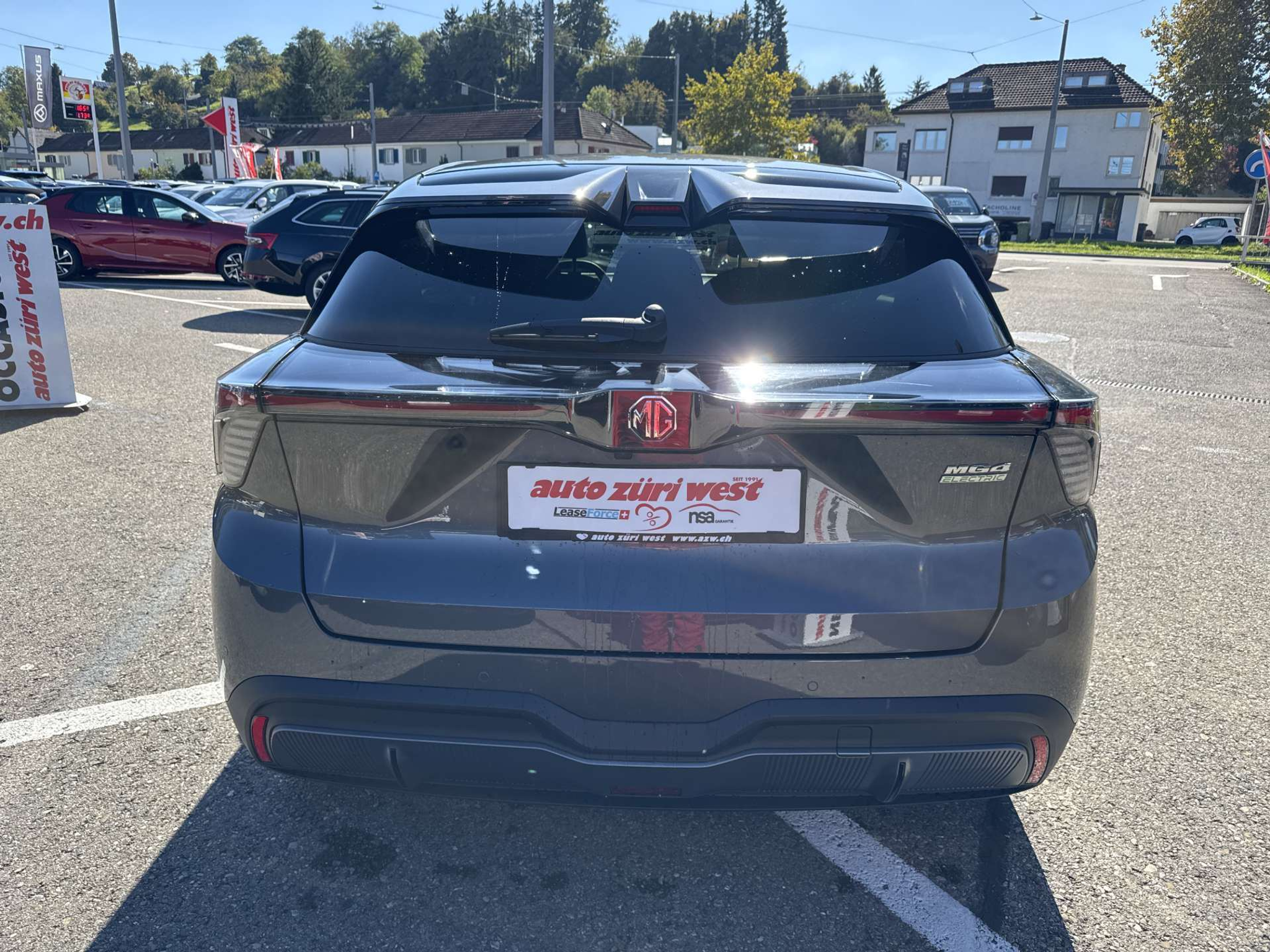 listing desktop thumbnail image 14