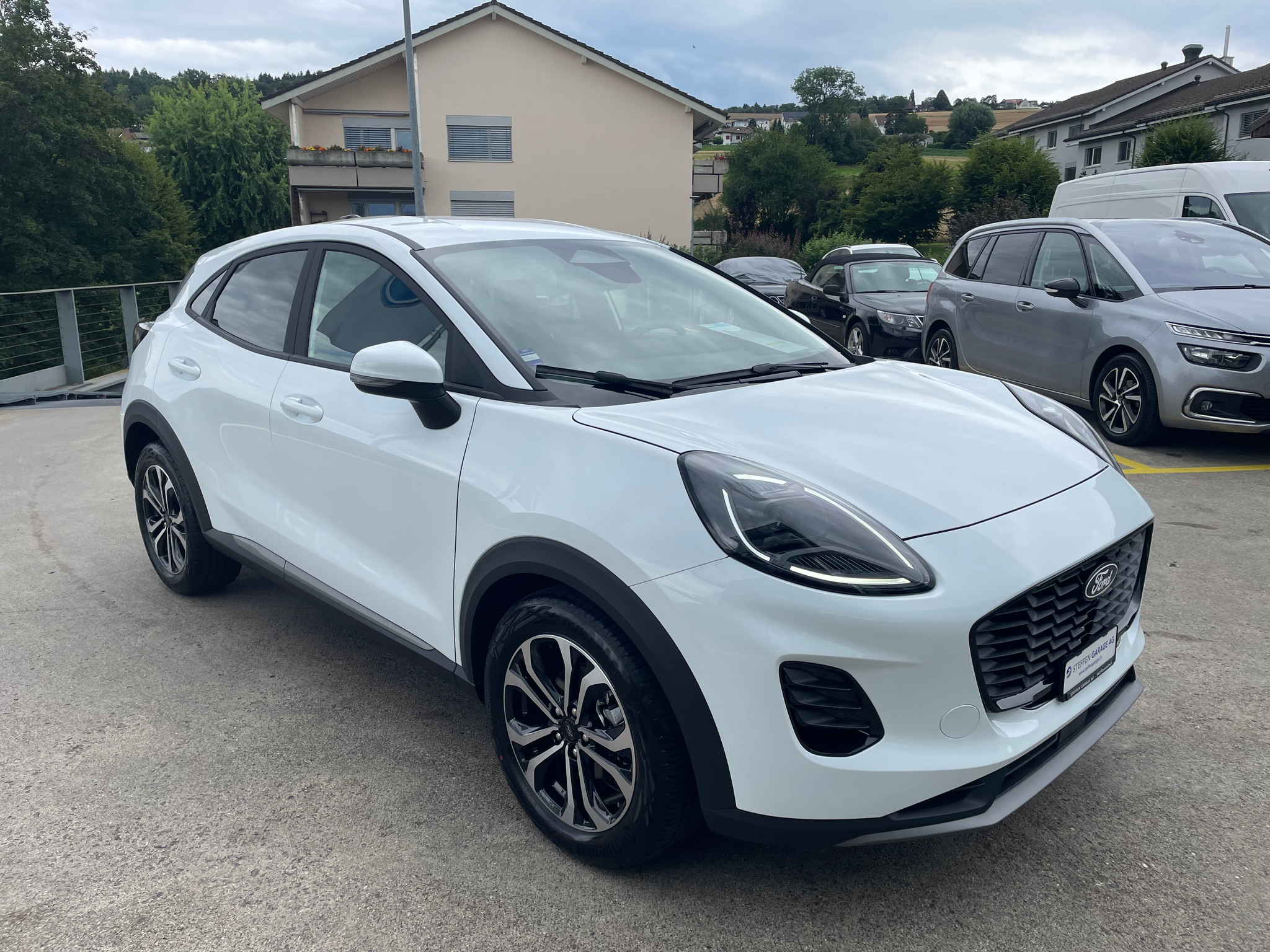 listing desktop thumbnail image 2