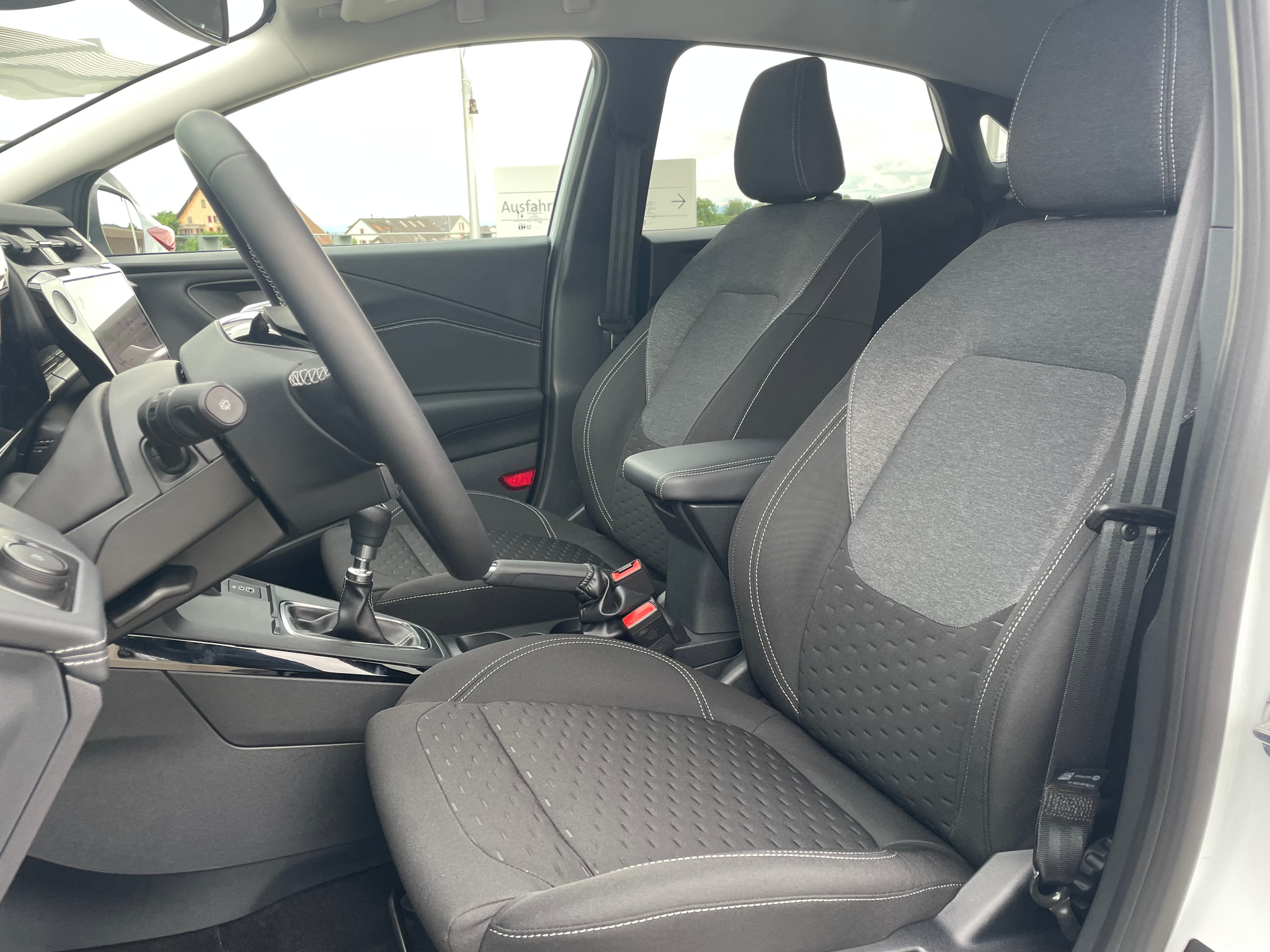 listing desktop thumbnail image 9