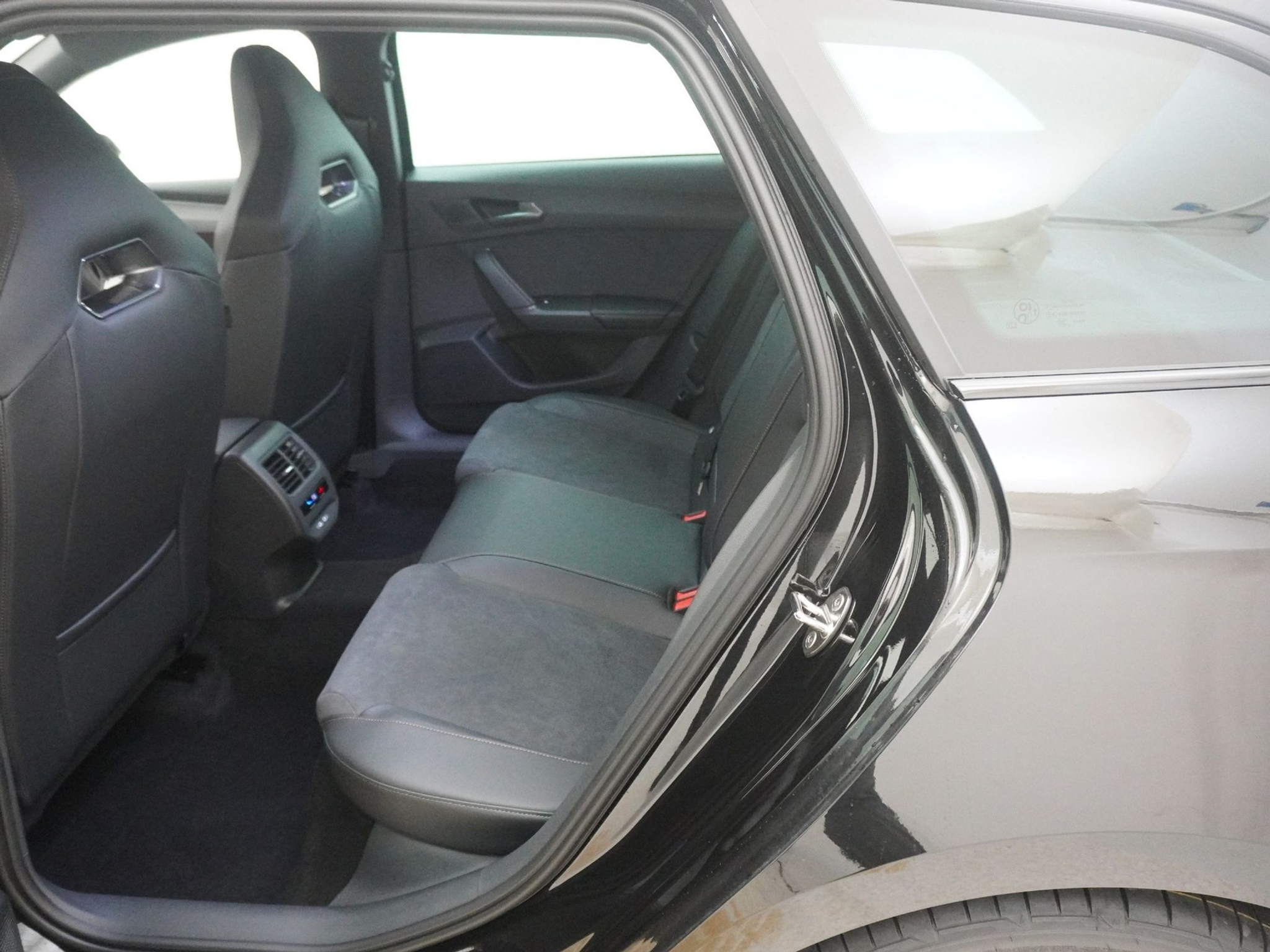 listing desktop thumbnail image 13