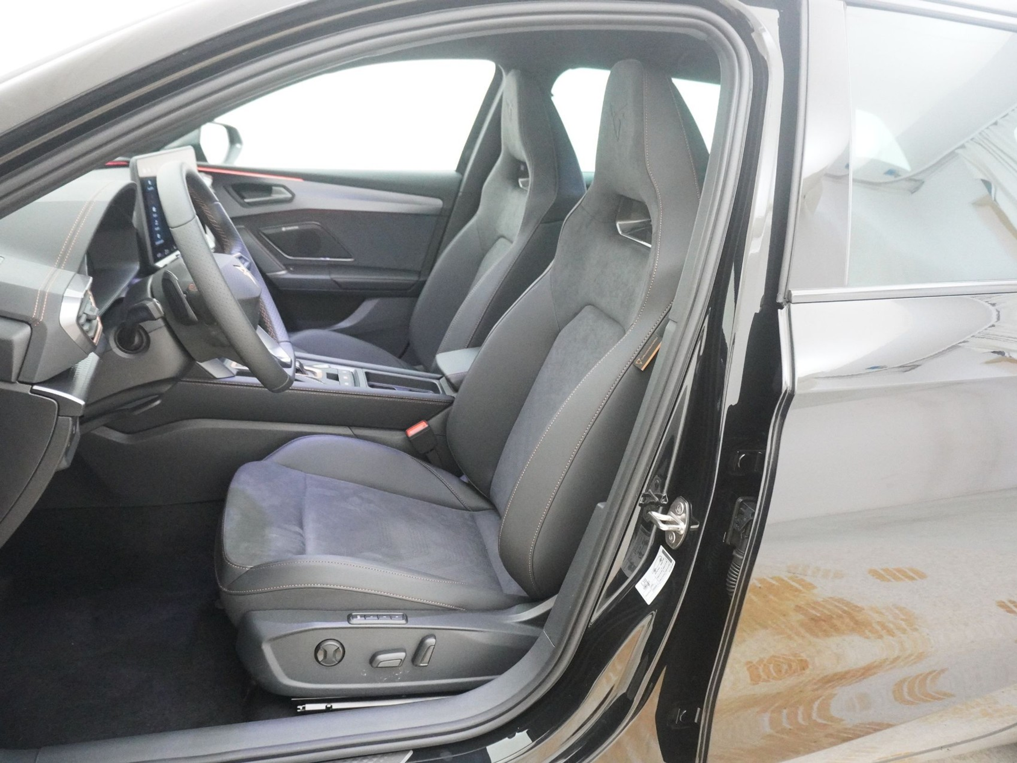 listing desktop thumbnail image 11