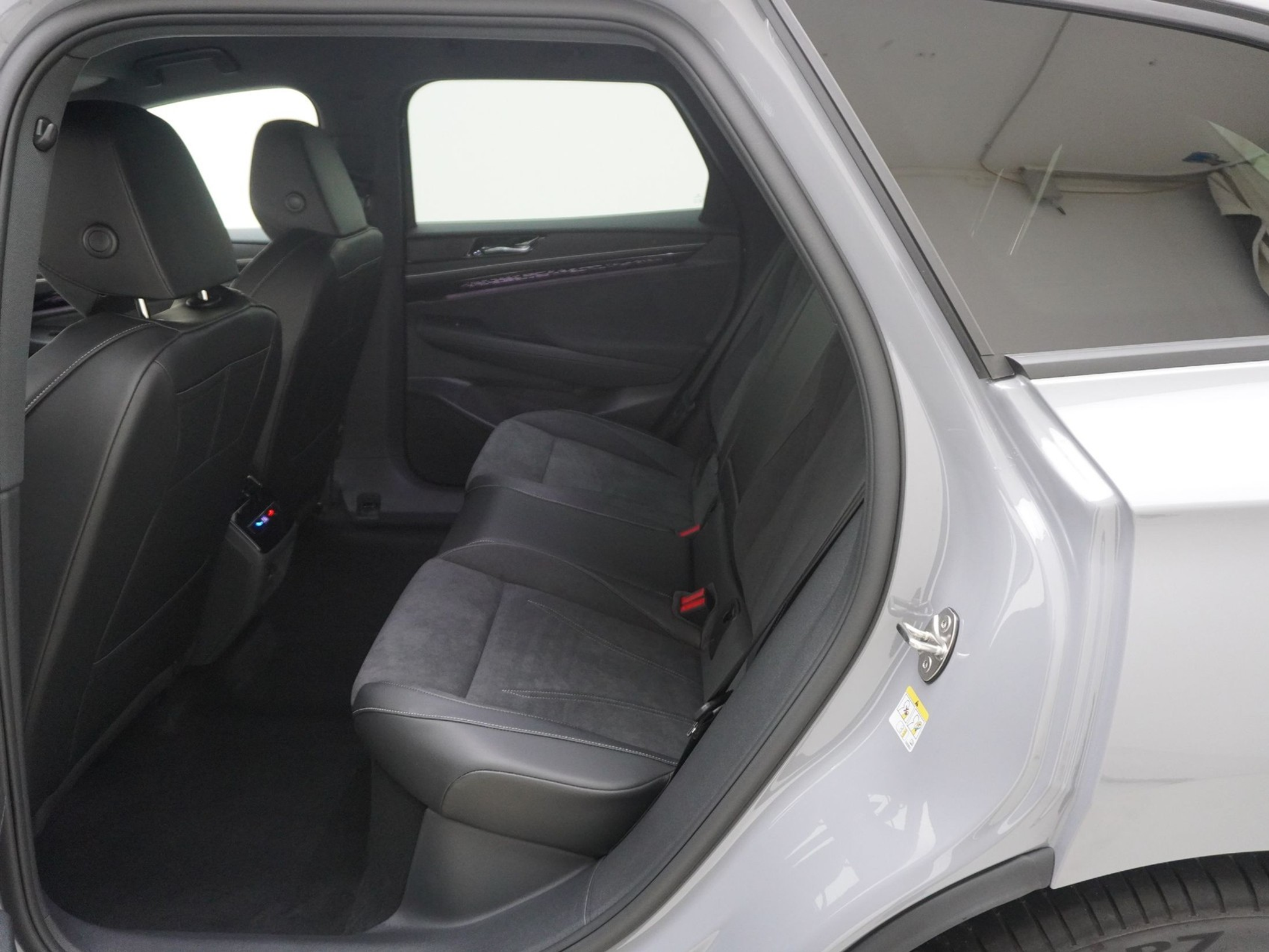 listing desktop thumbnail image 14