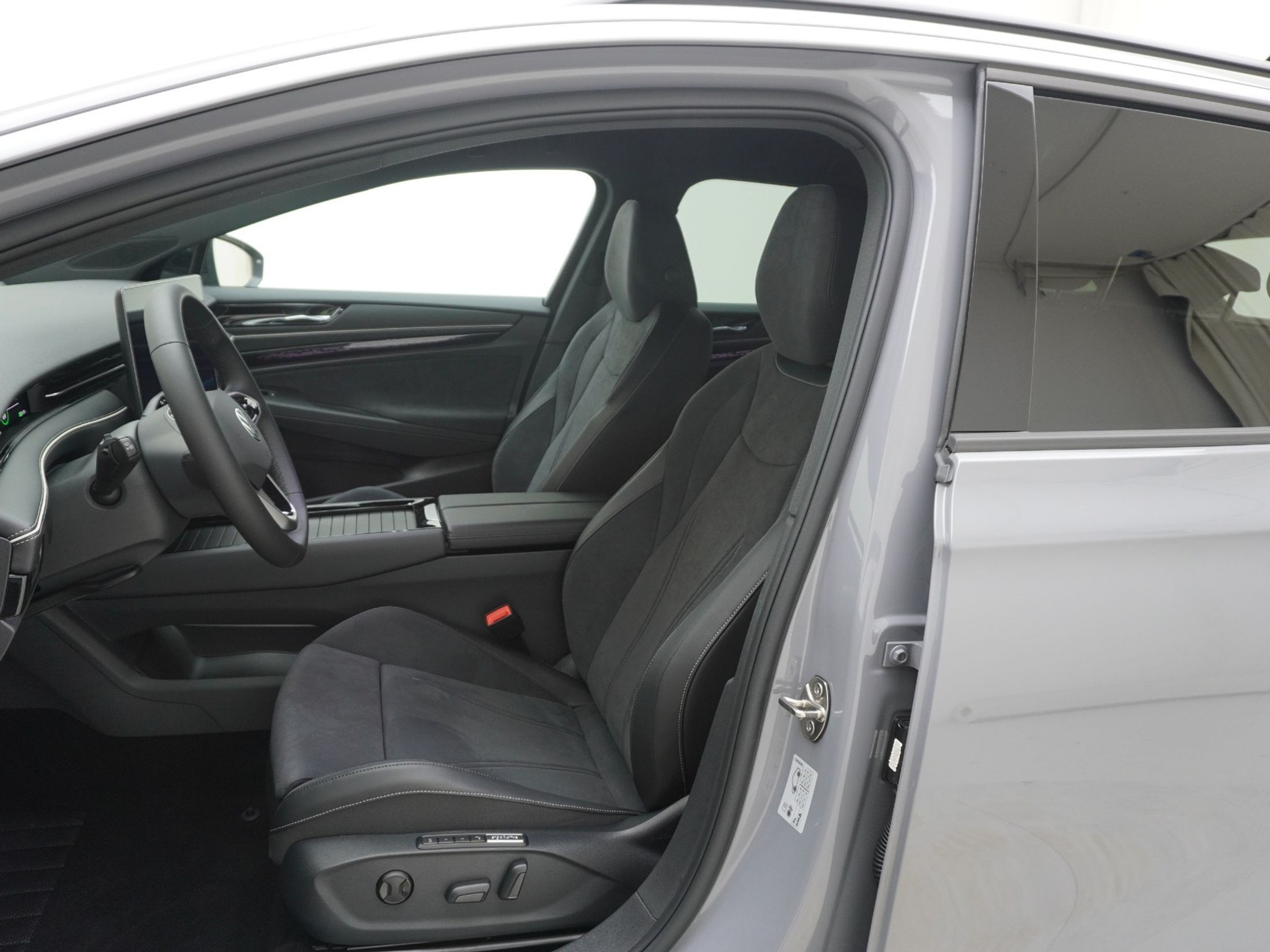 listing desktop thumbnail image 12