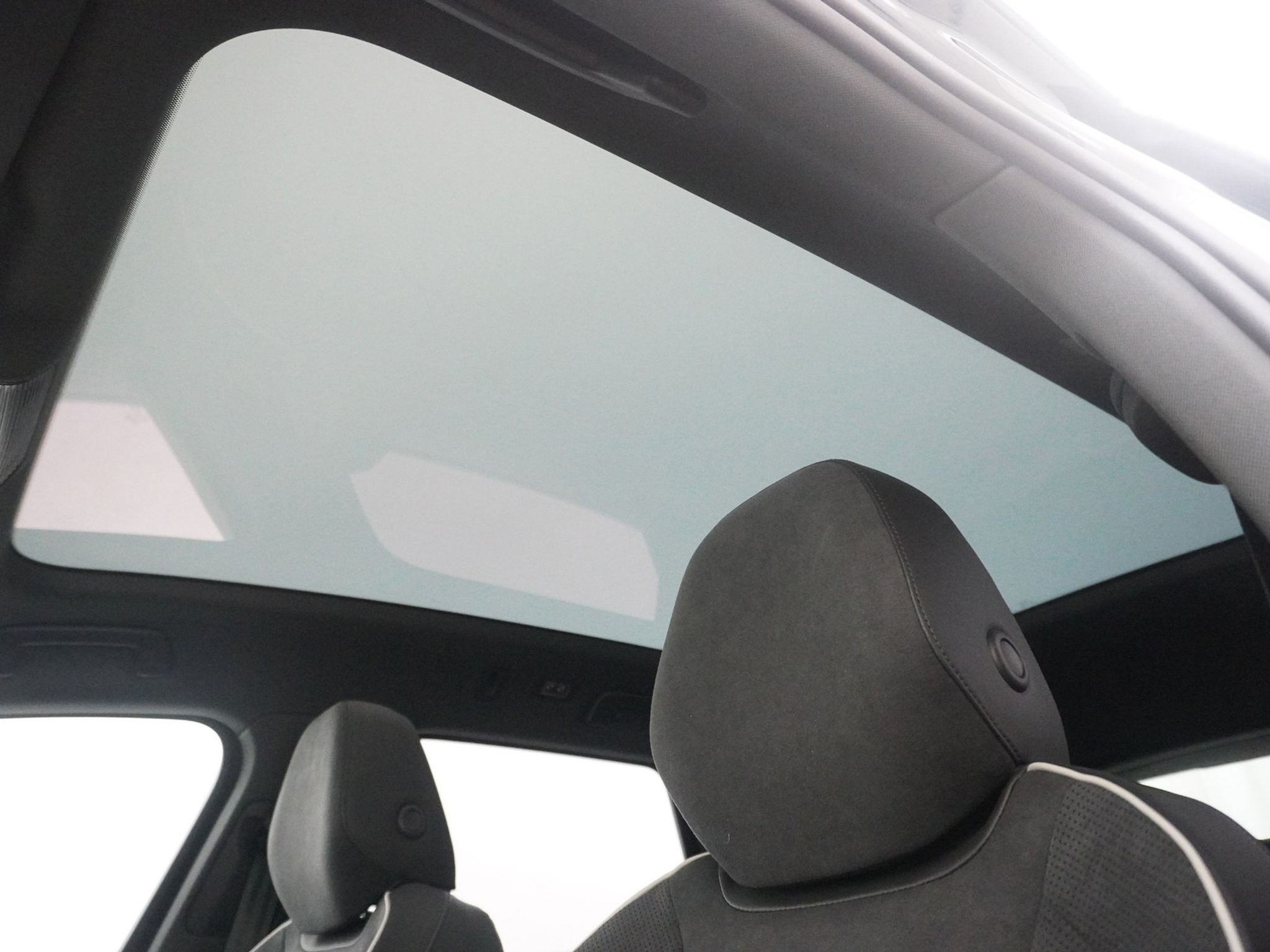 listing desktop thumbnail image 25