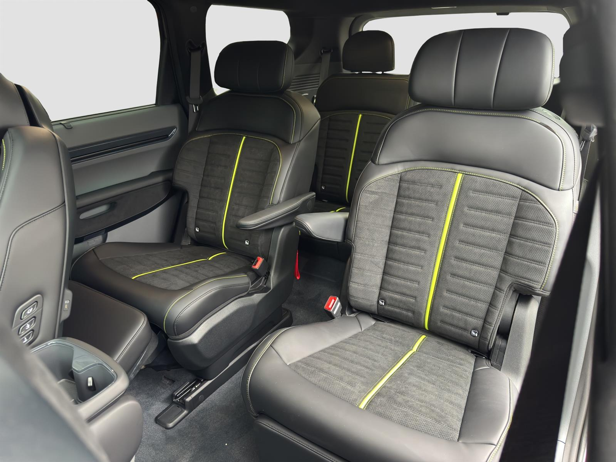 listing desktop thumbnail image 5