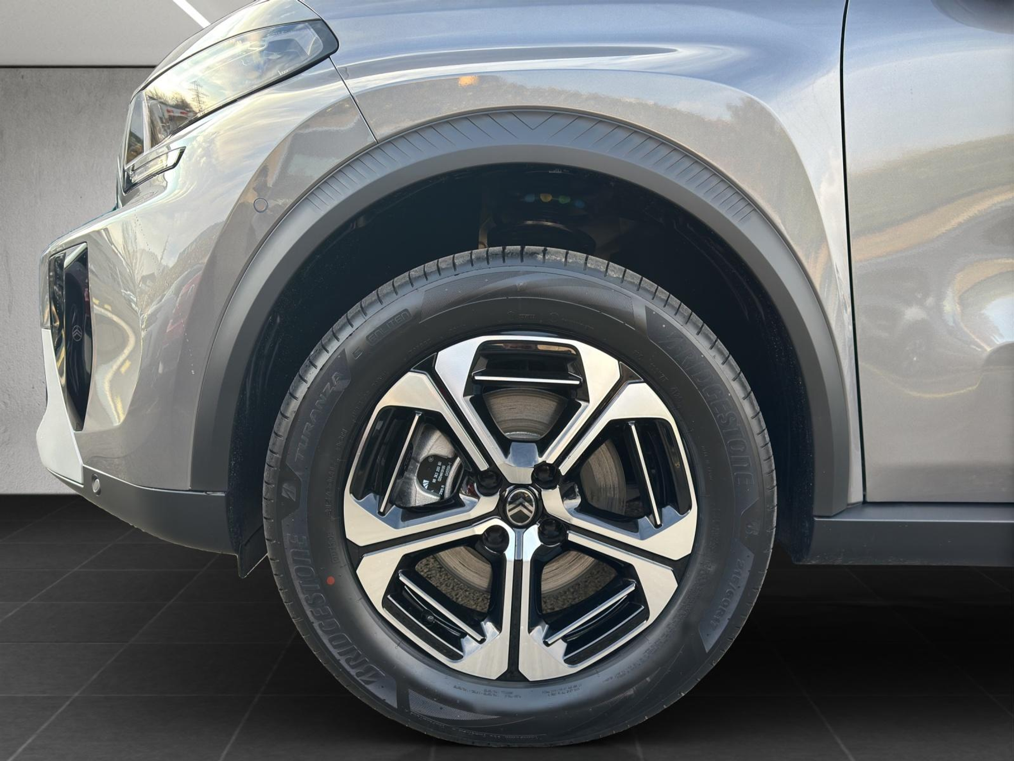 listing desktop thumbnail image 19