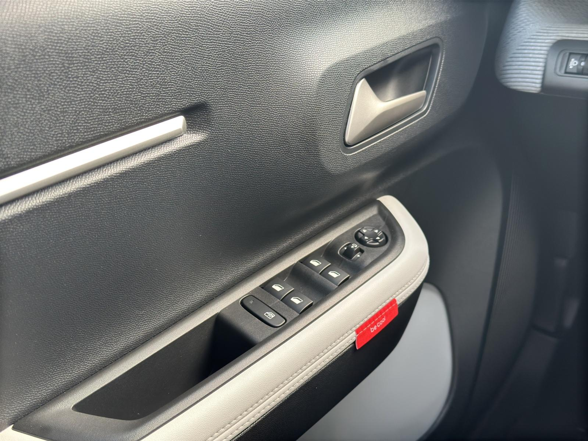 listing desktop thumbnail image 12