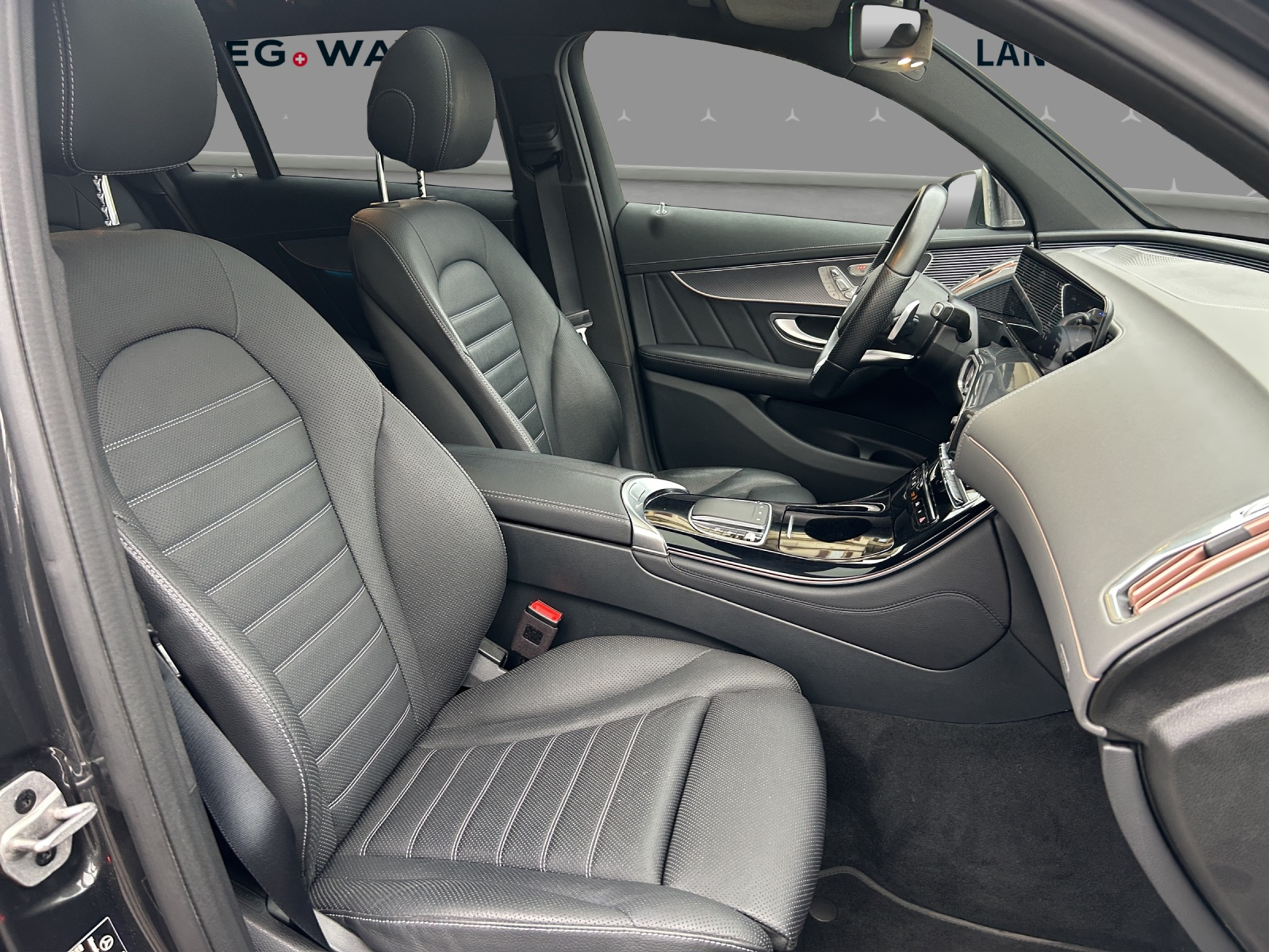 listing desktop thumbnail image 16