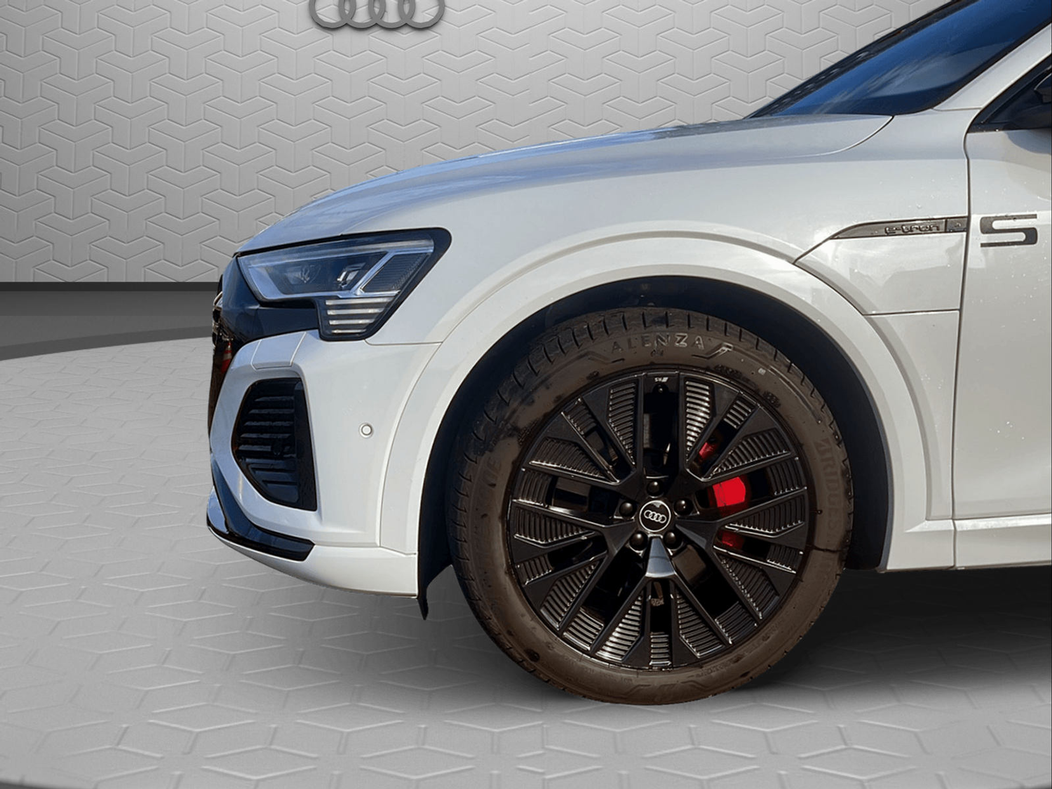 listing desktop thumbnail image 3