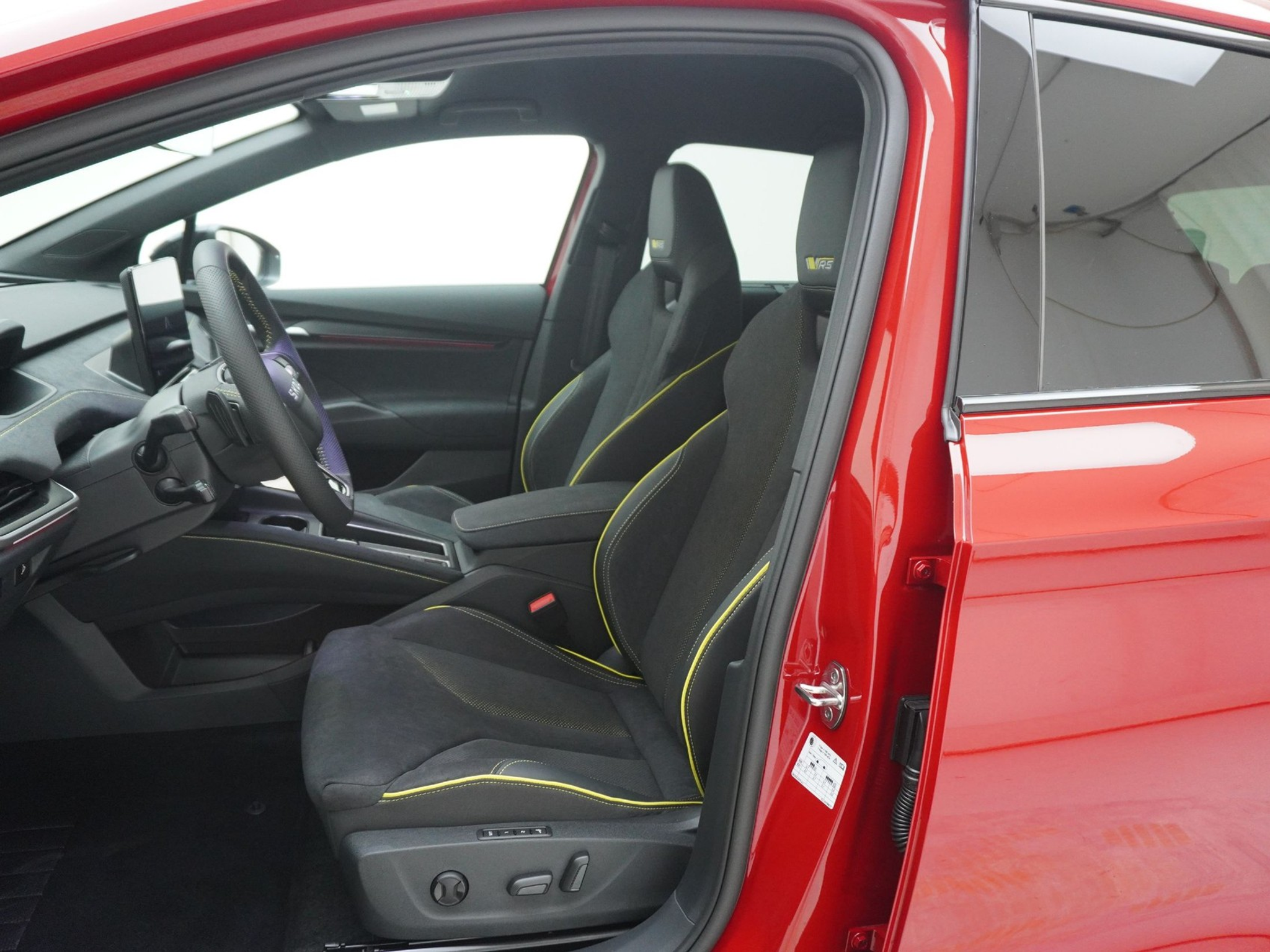 listing desktop thumbnail image 12