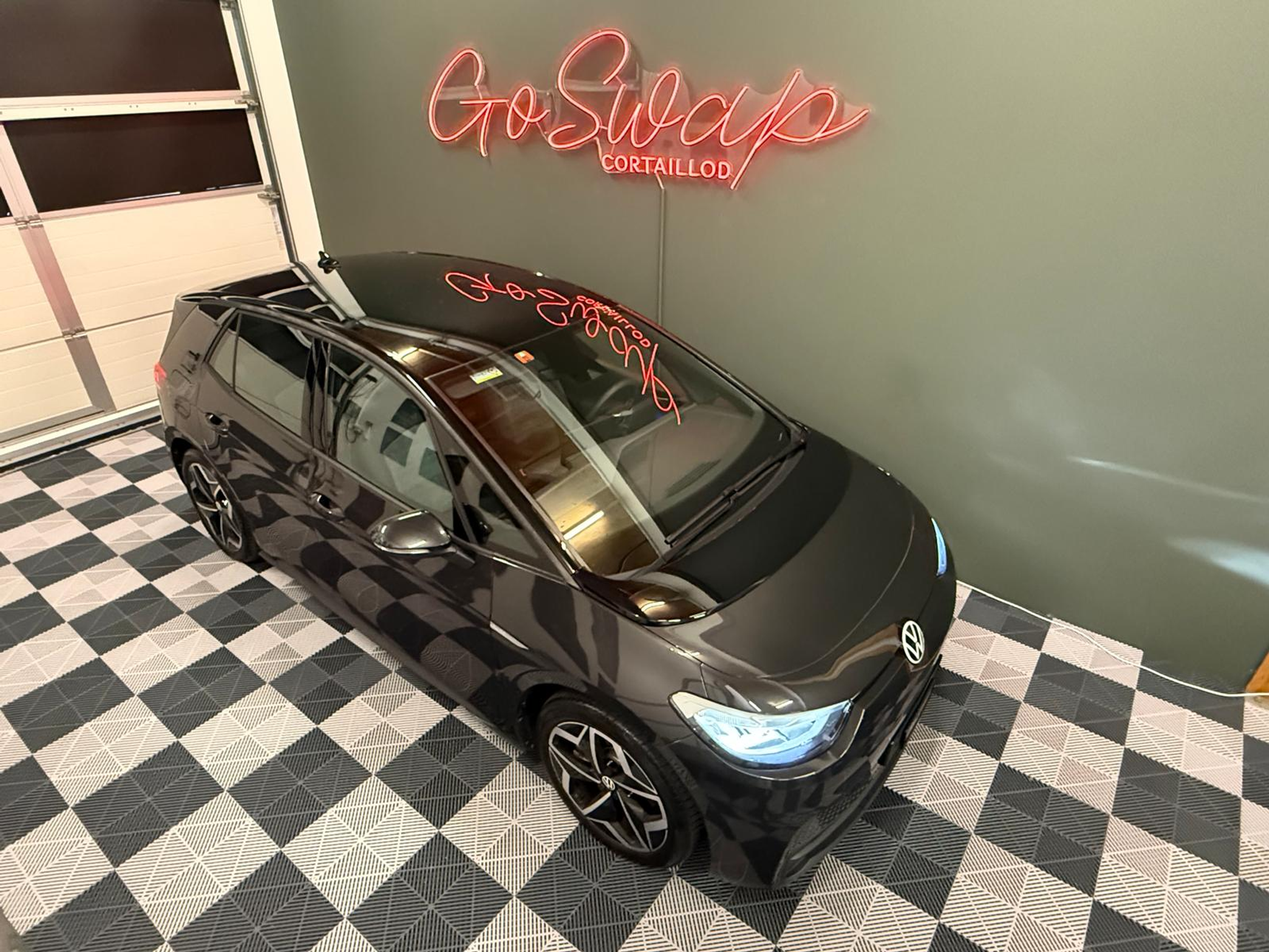 listing desktop thumbnail image 6