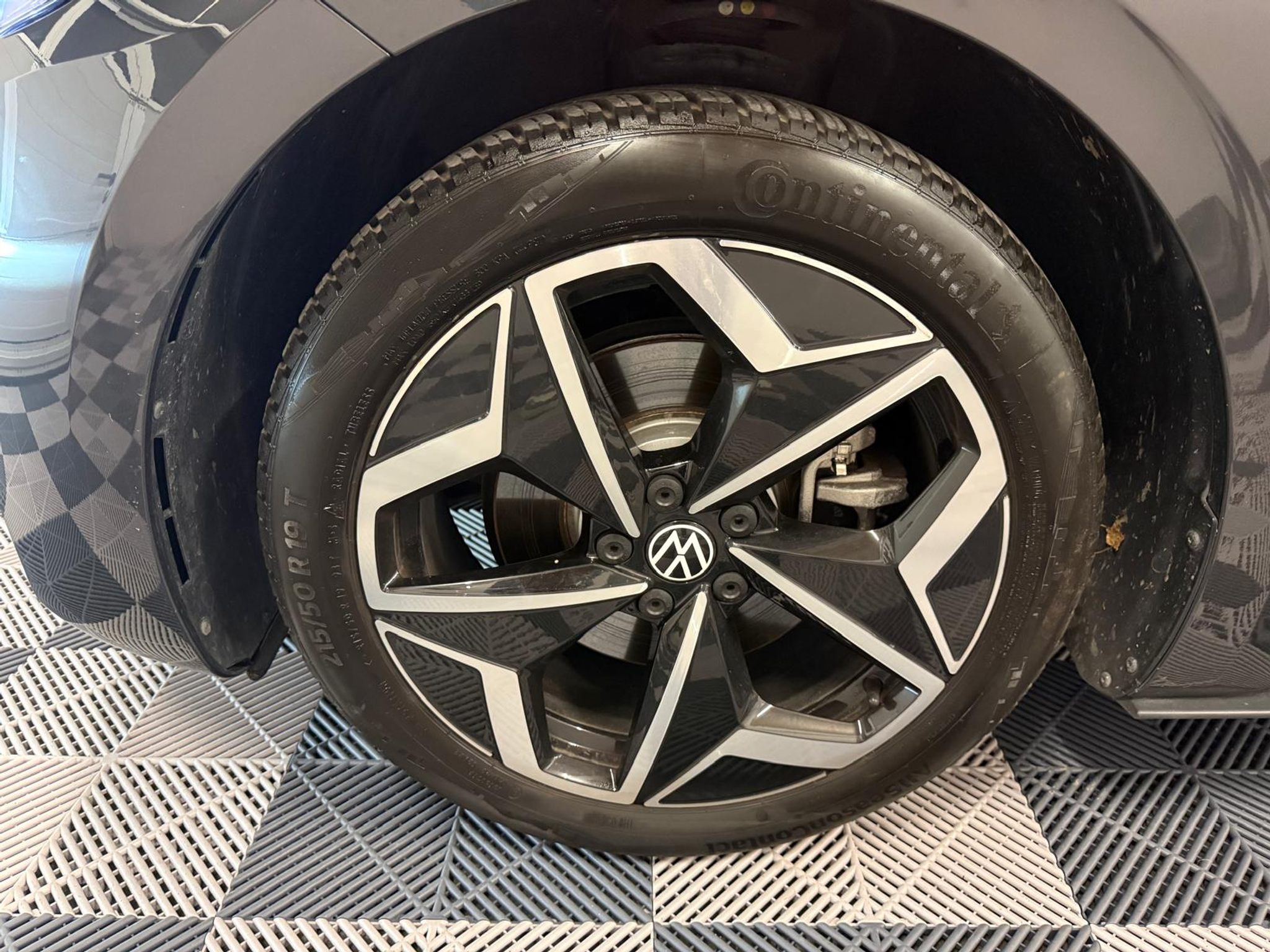 listing desktop thumbnail image 25