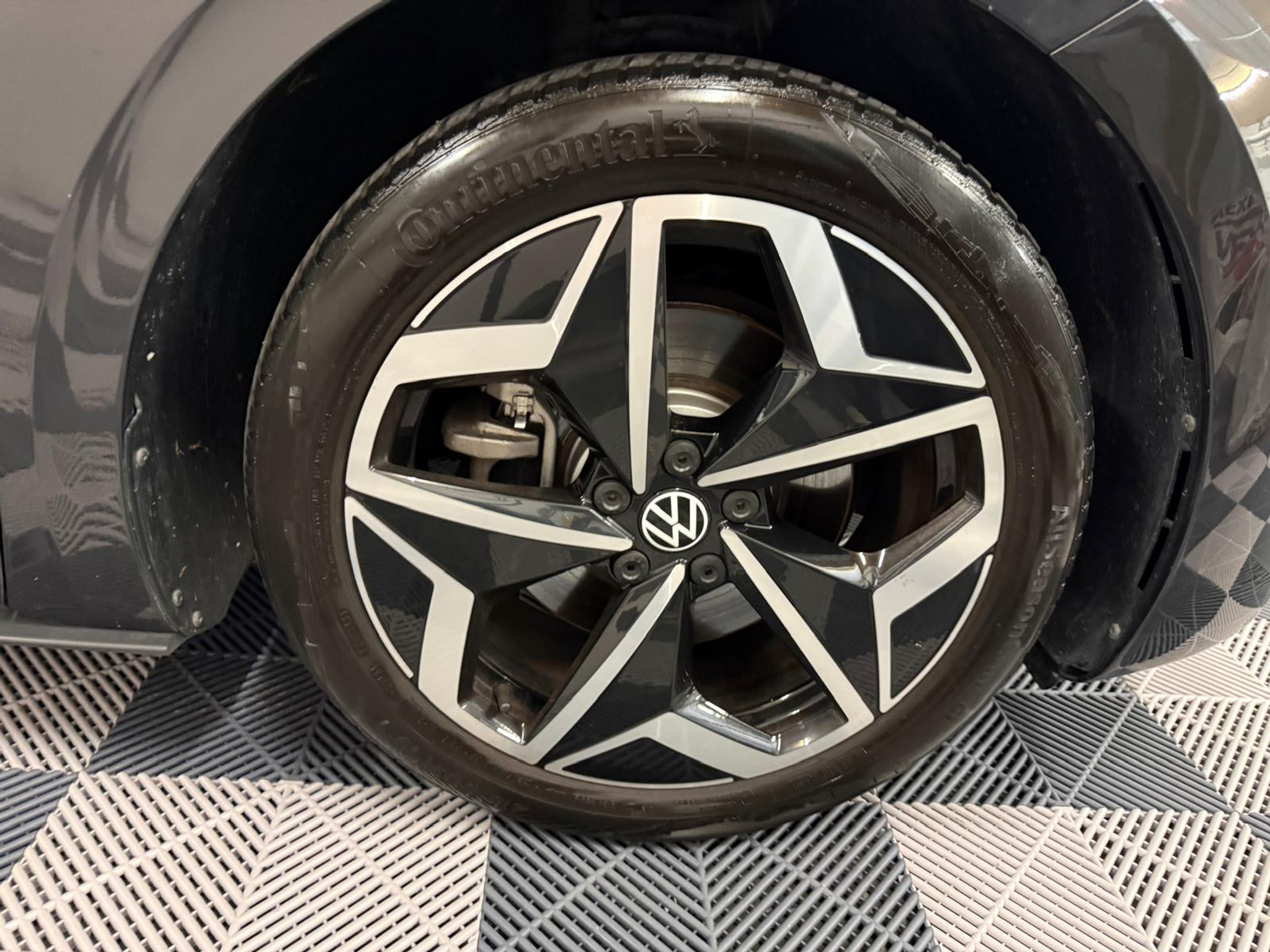 listing desktop thumbnail image 28