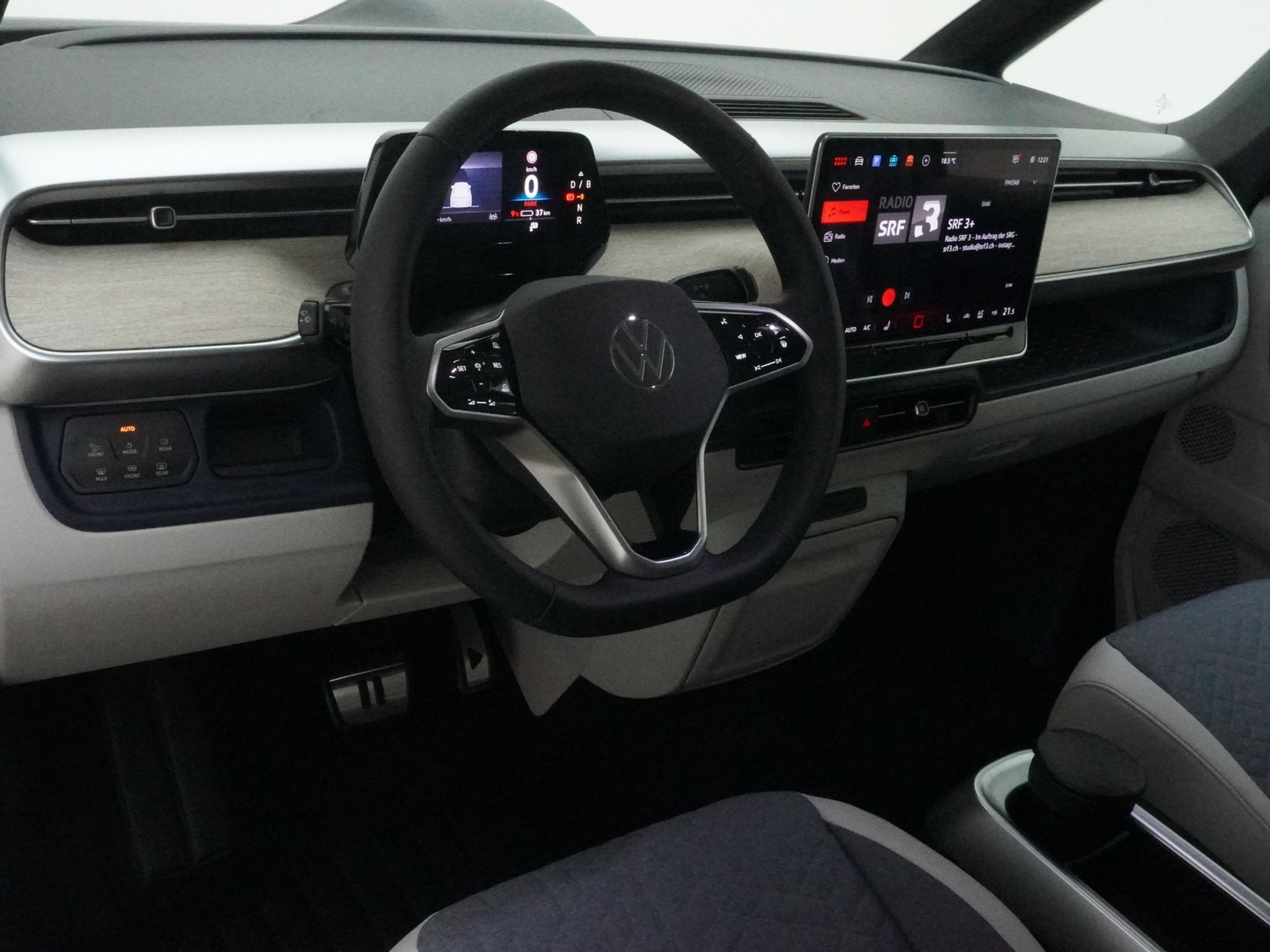 listing desktop thumbnail image 9