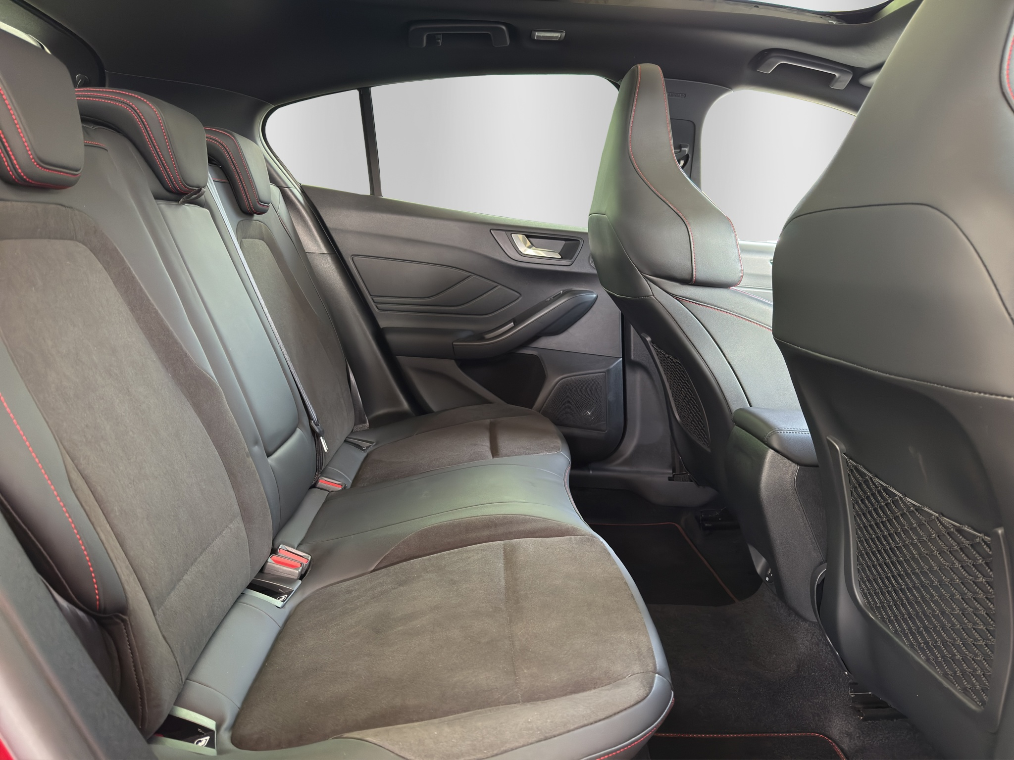 listing desktop thumbnail image 15