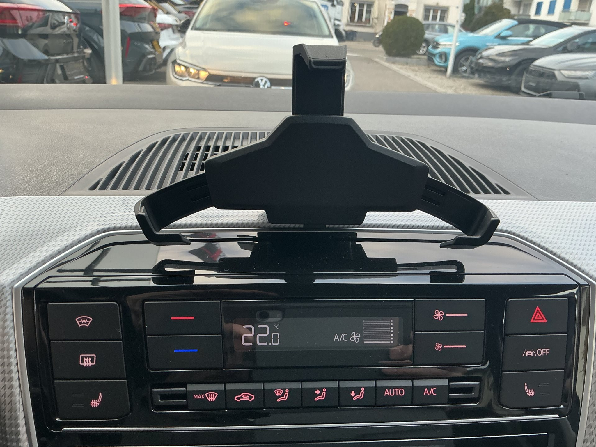 listing desktop thumbnail image 9