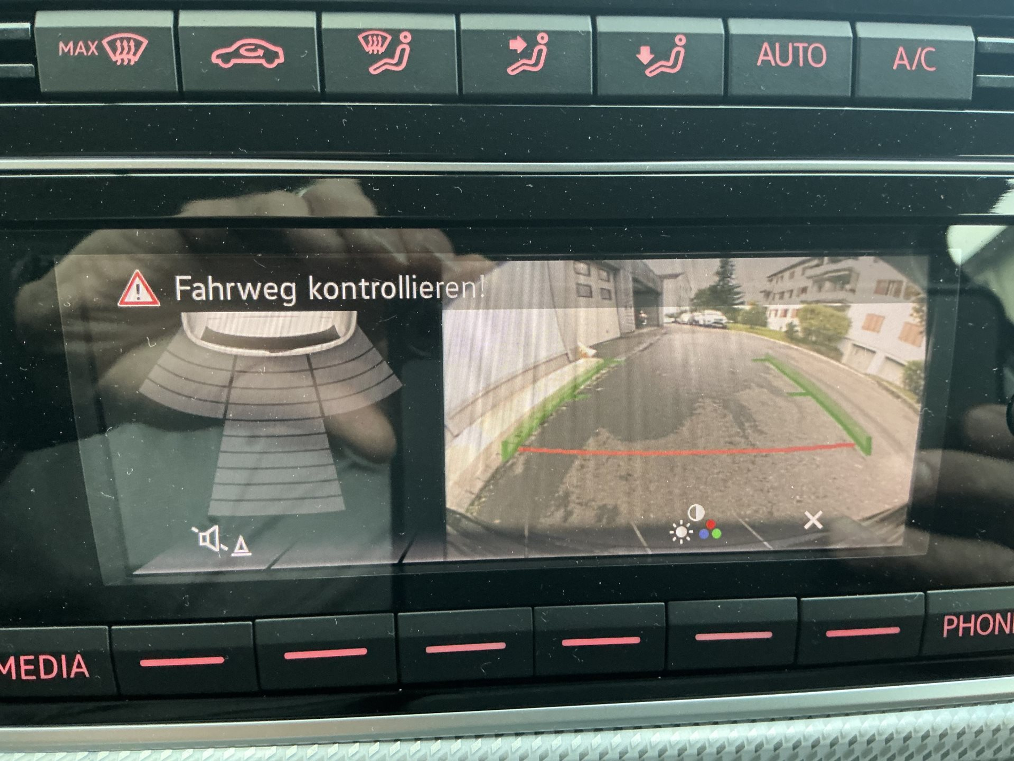 listing desktop thumbnail image 11