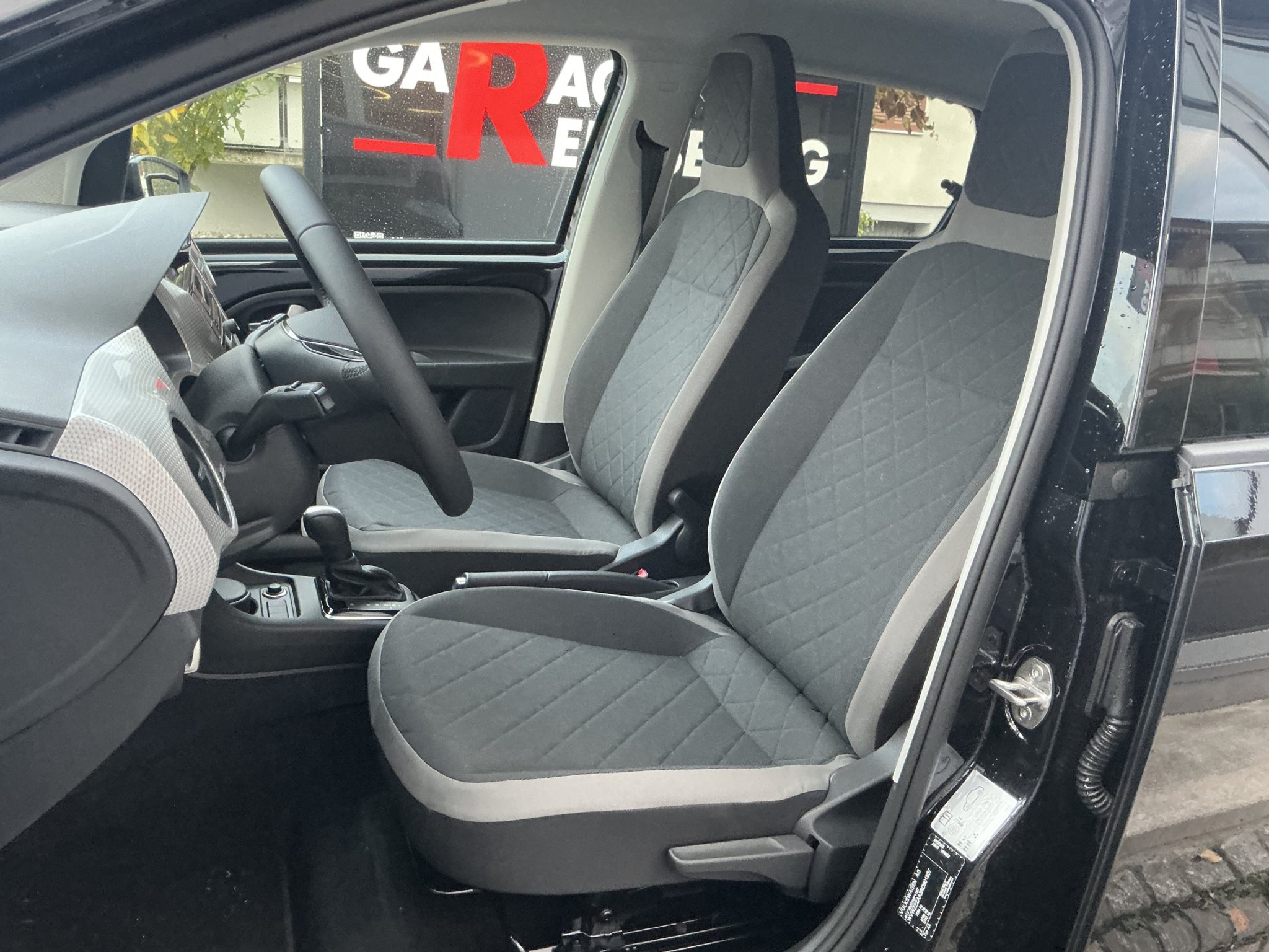 listing desktop thumbnail image 7