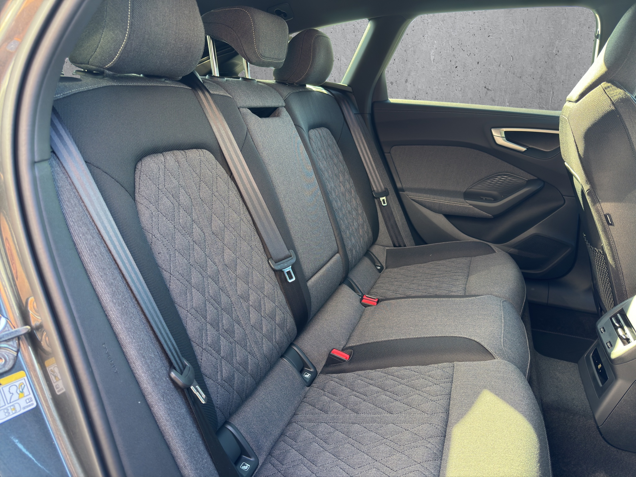 listing desktop thumbnail image 11