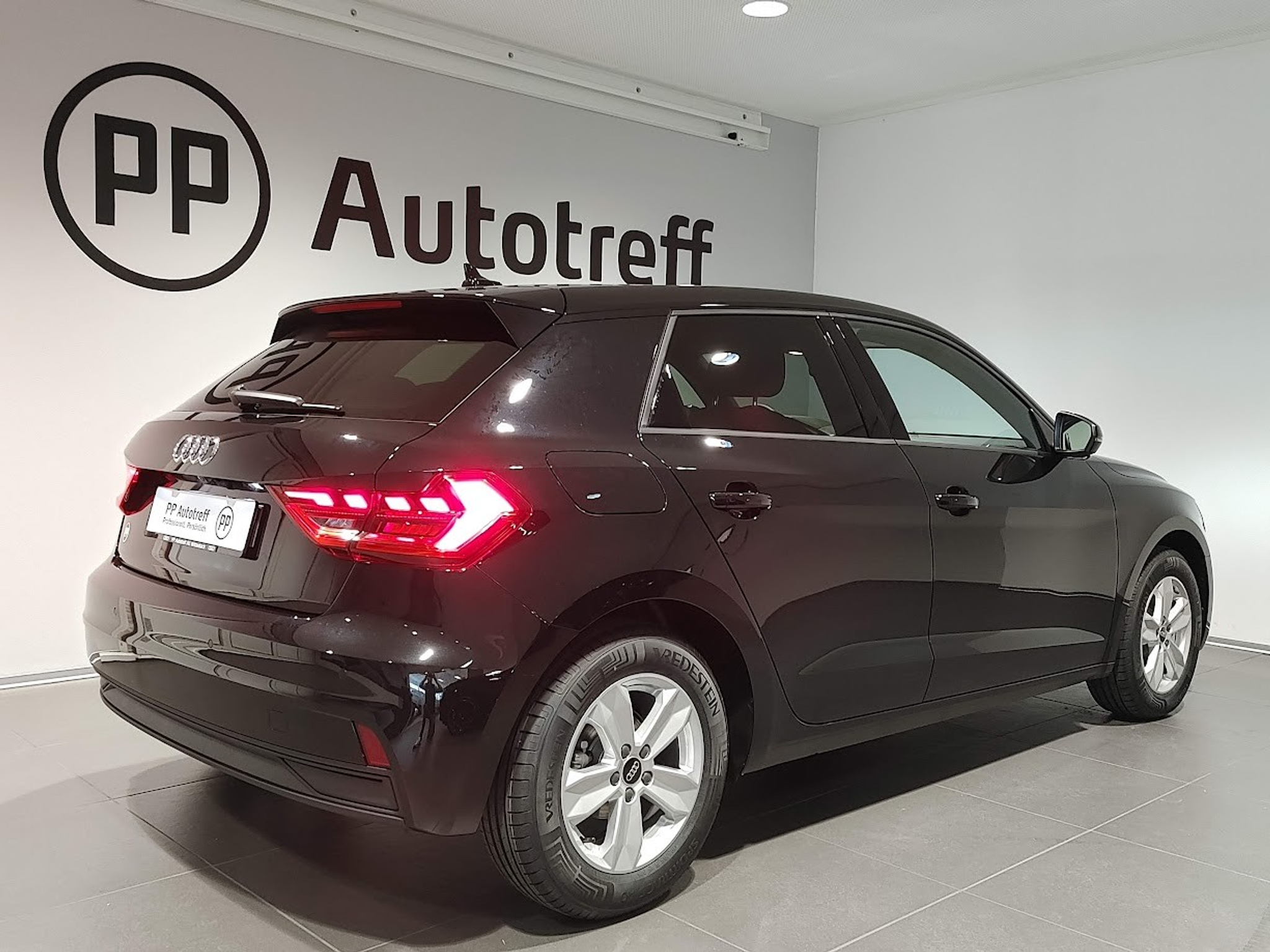 listing desktop thumbnail image 14