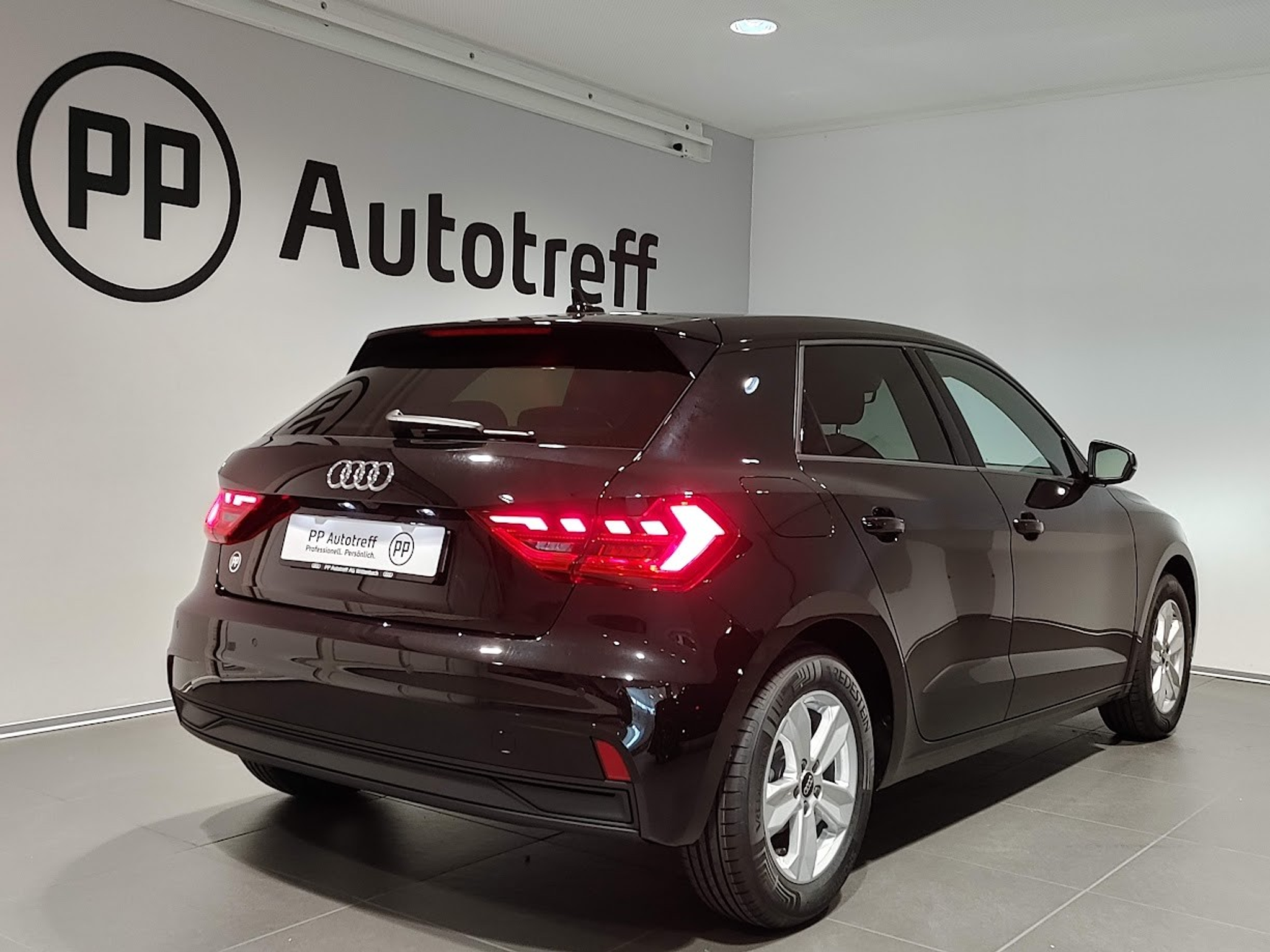 listing desktop thumbnail image 15