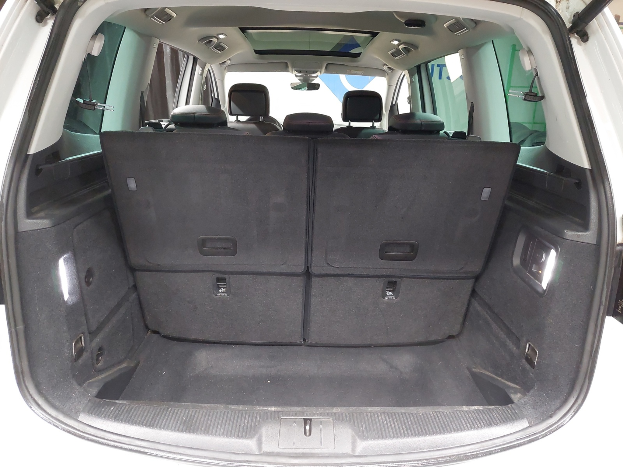 listing desktop thumbnail image 12