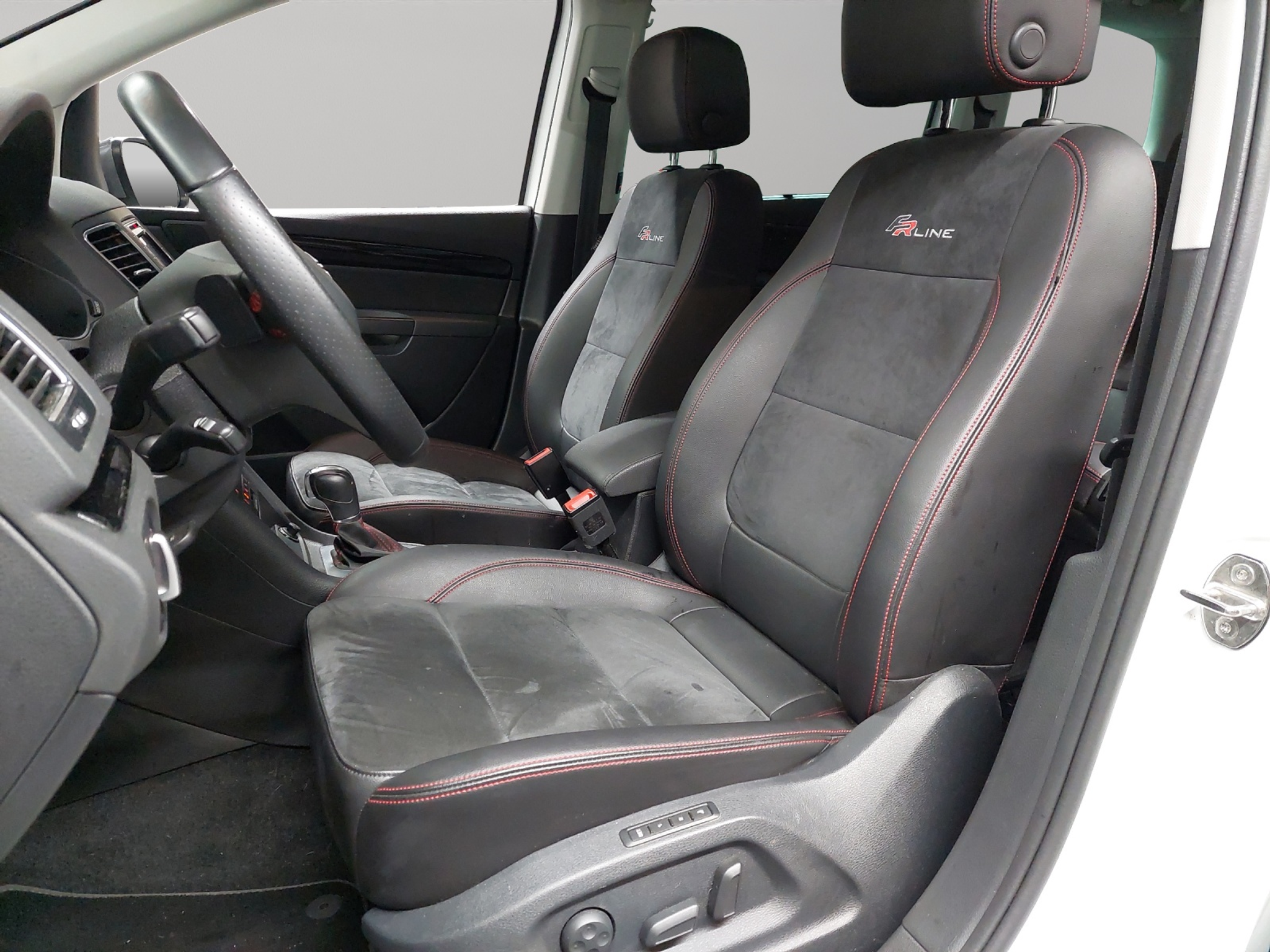 listing desktop thumbnail image 5