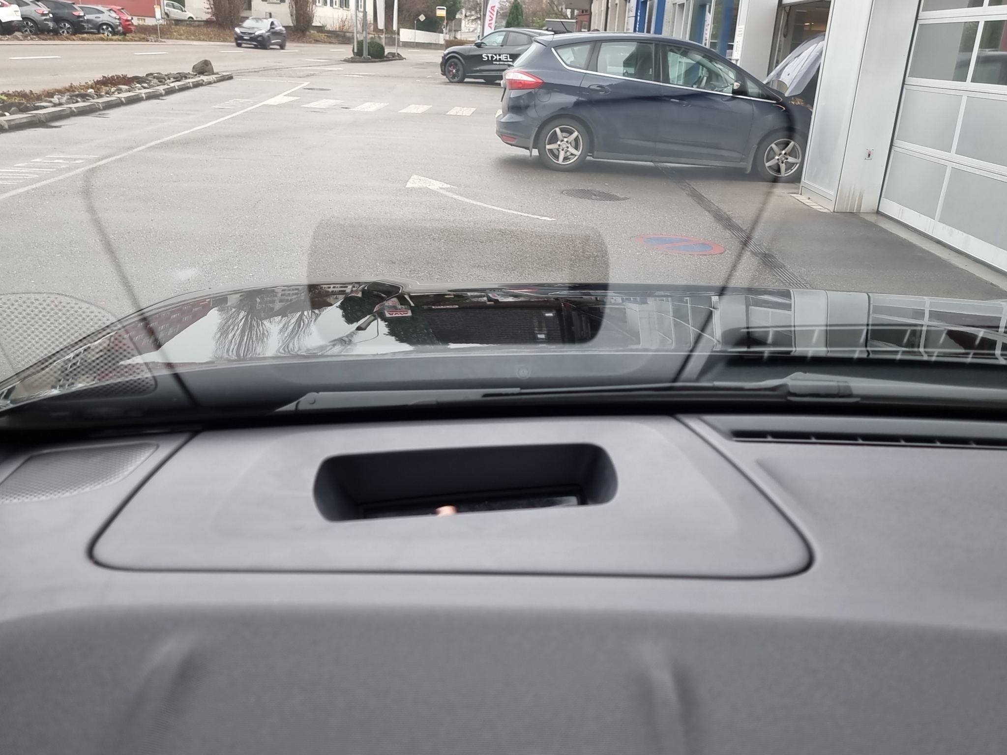 listing desktop thumbnail image 9