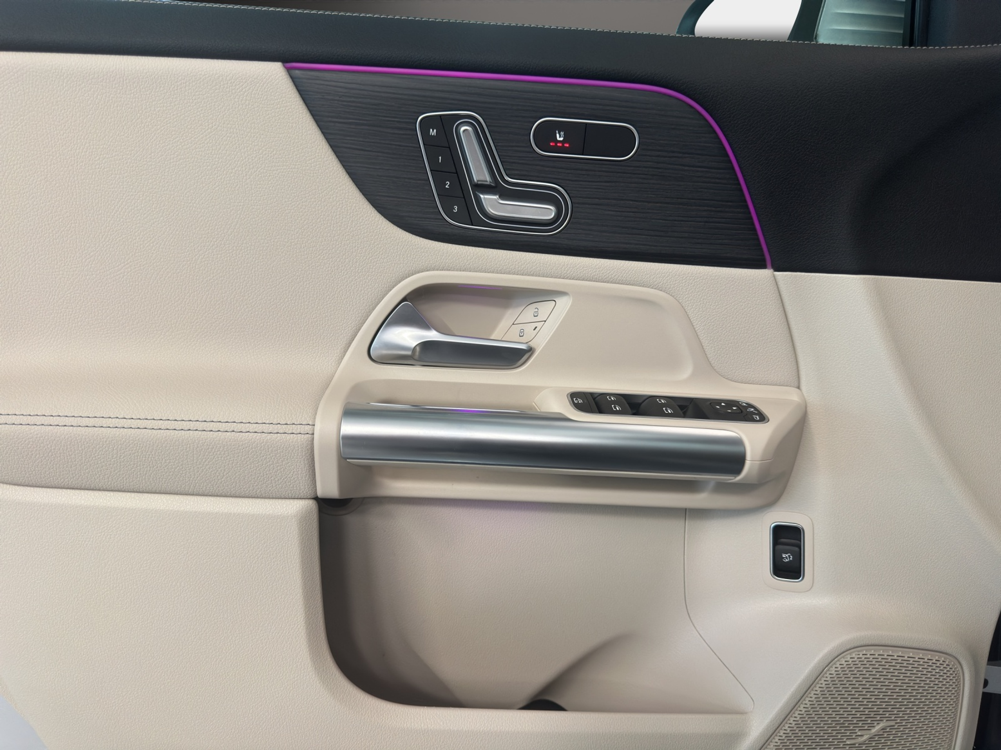 listing desktop thumbnail image 12