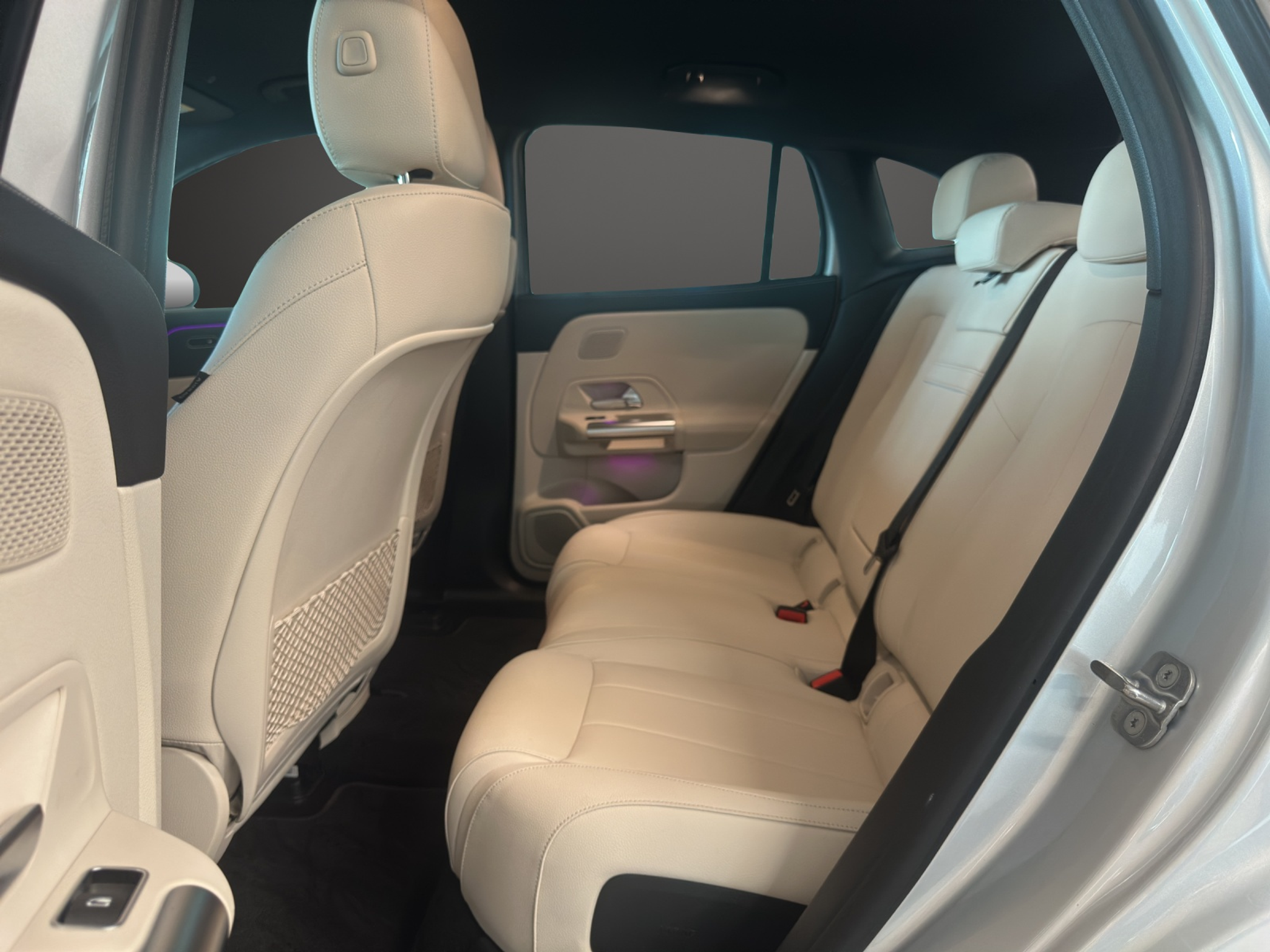 listing desktop thumbnail image 11