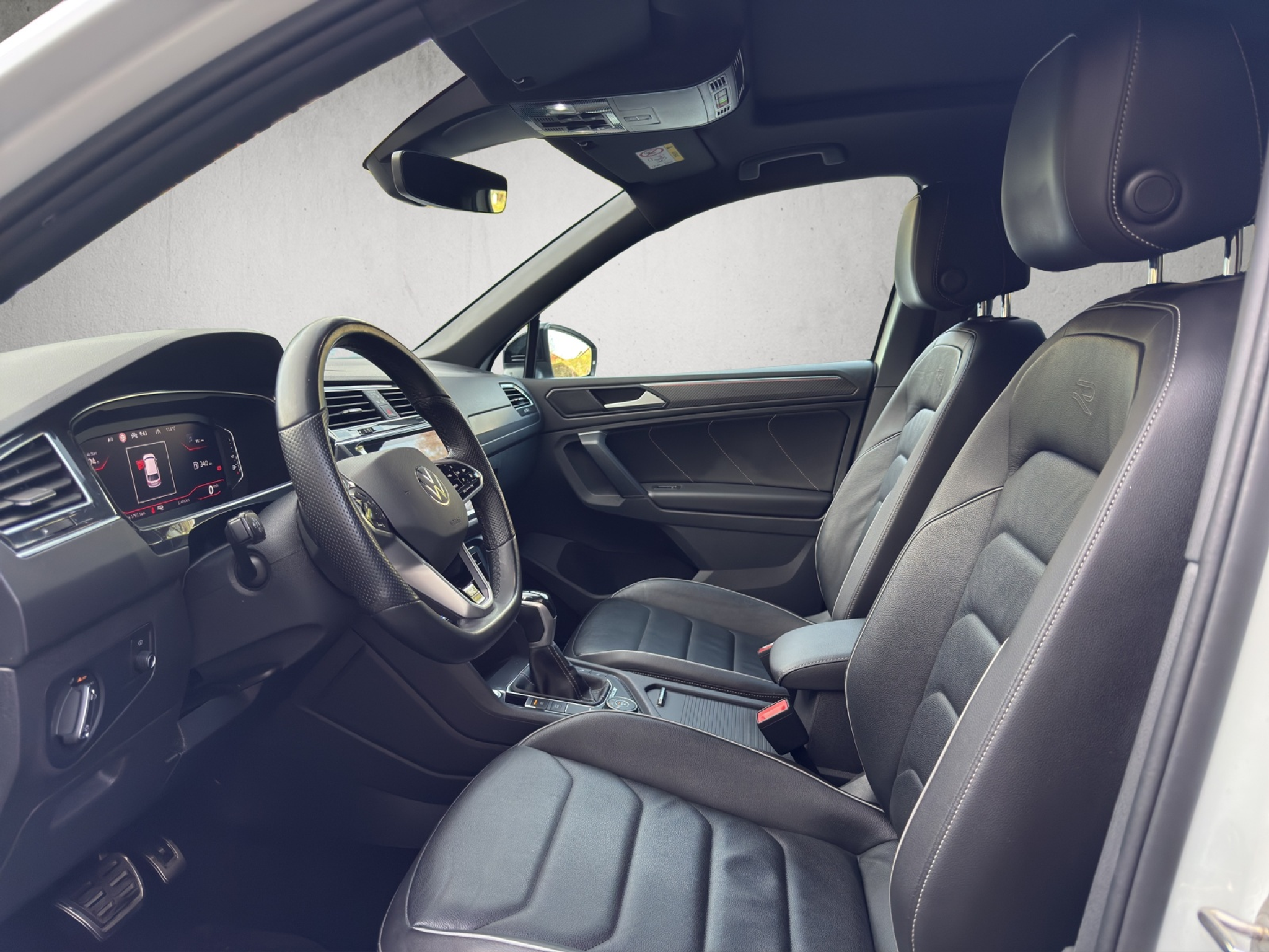 listing desktop thumbnail image 4