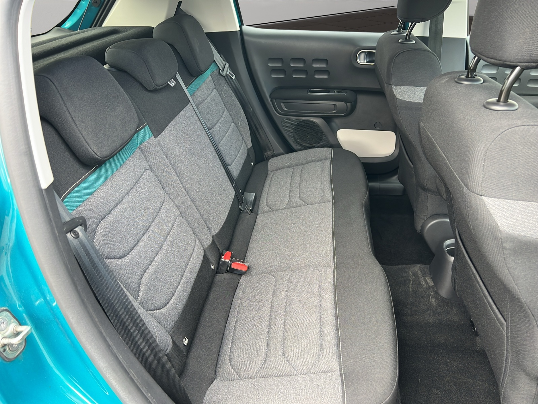 listing desktop thumbnail image 12