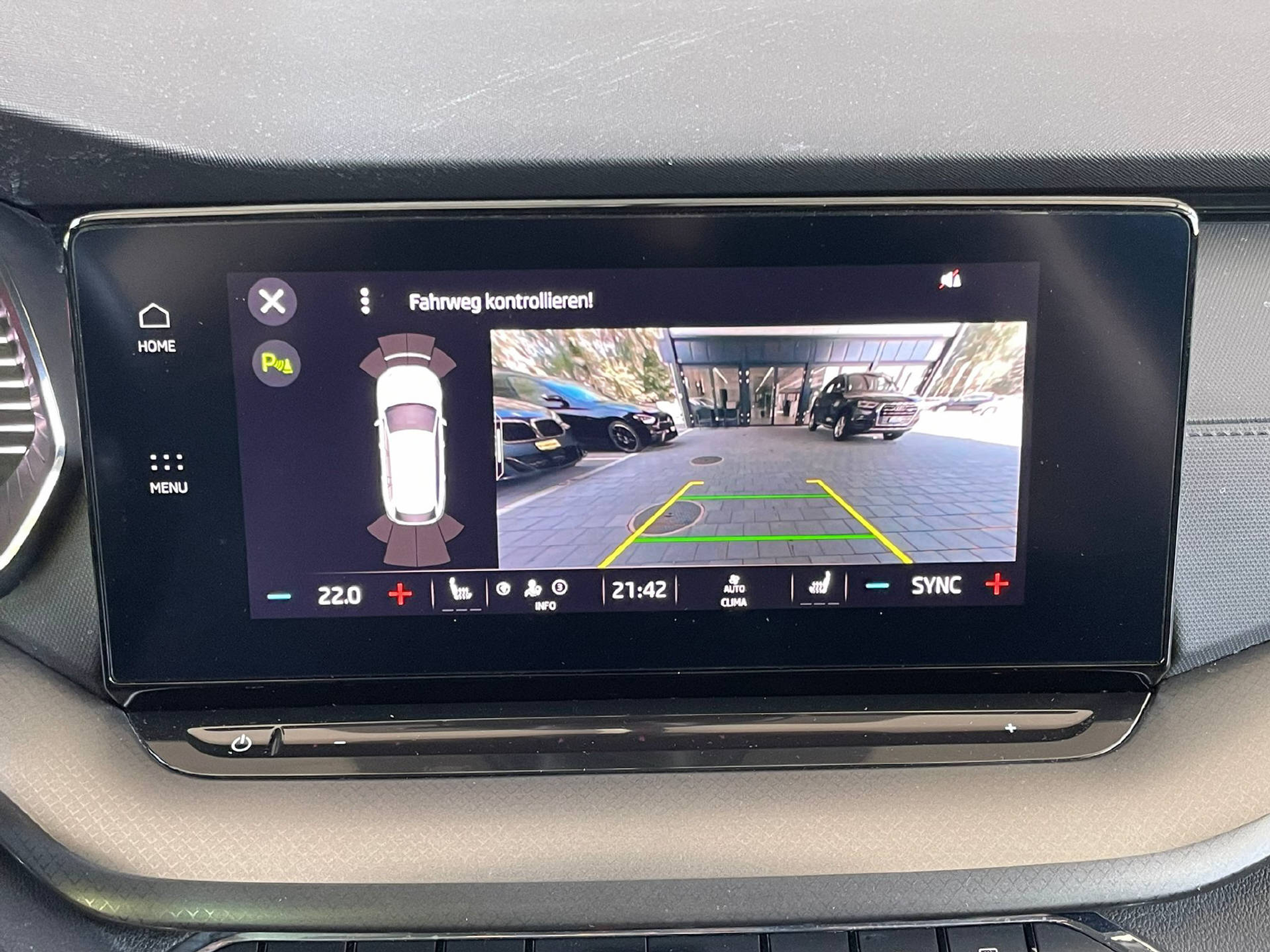 listing desktop thumbnail image 14