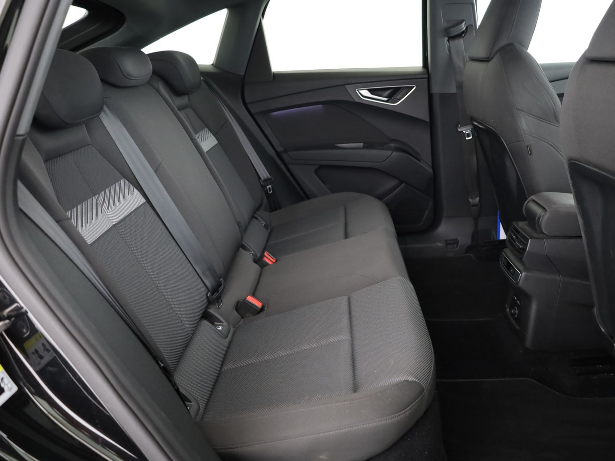 listing desktop thumbnail image 11