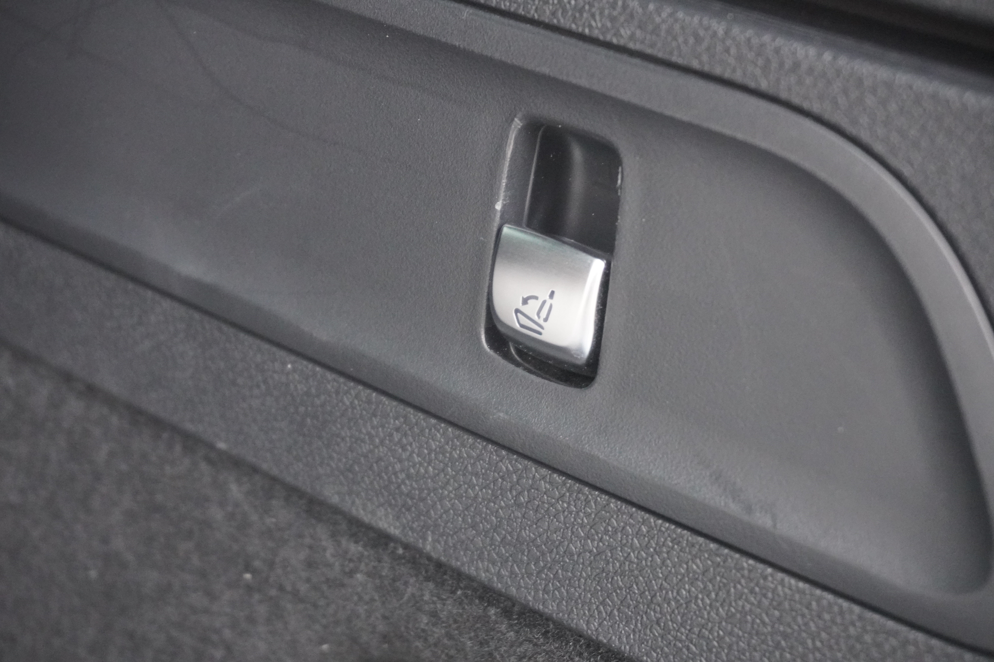 listing desktop thumbnail image 14