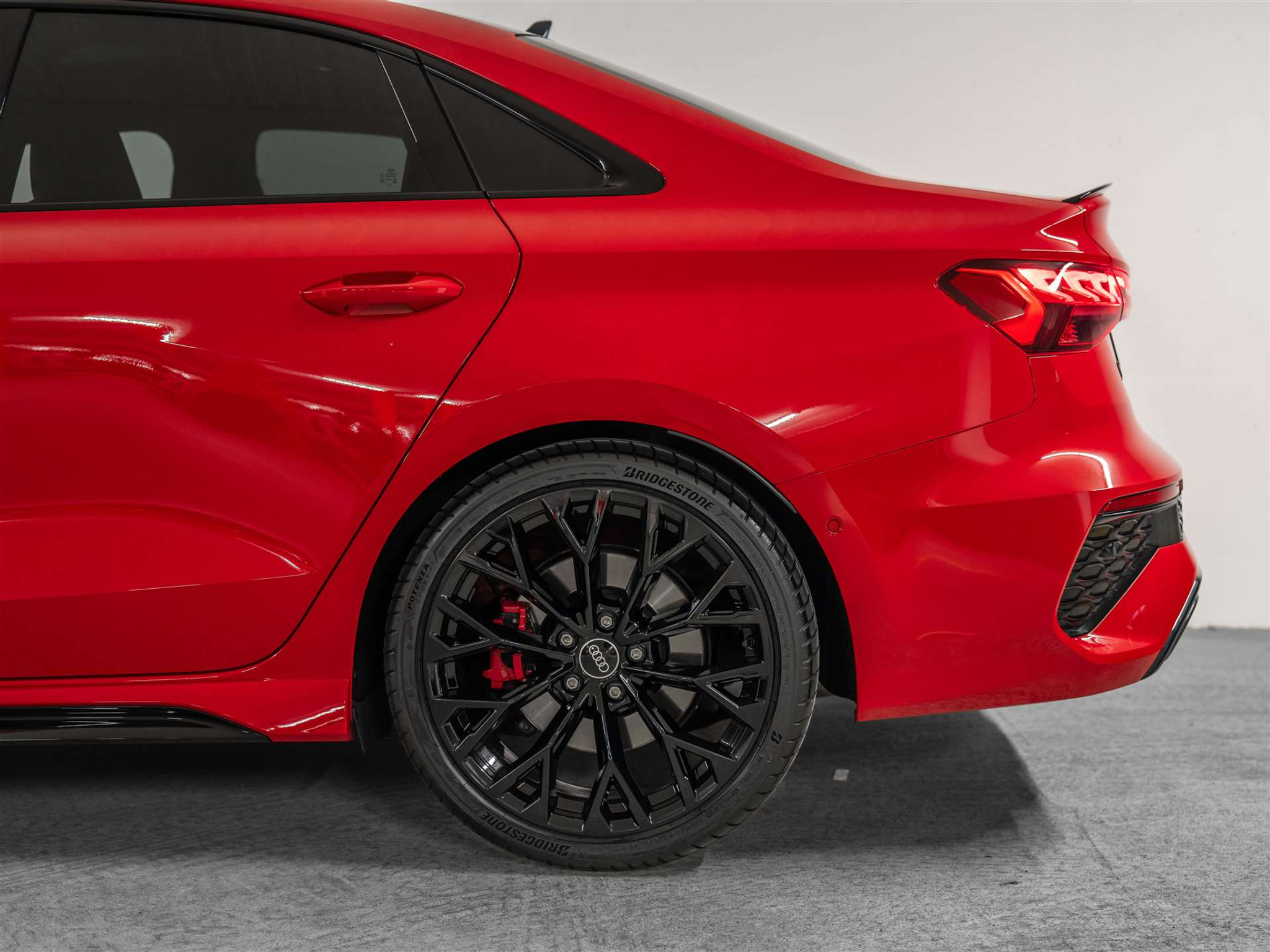 listing desktop thumbnail image 19