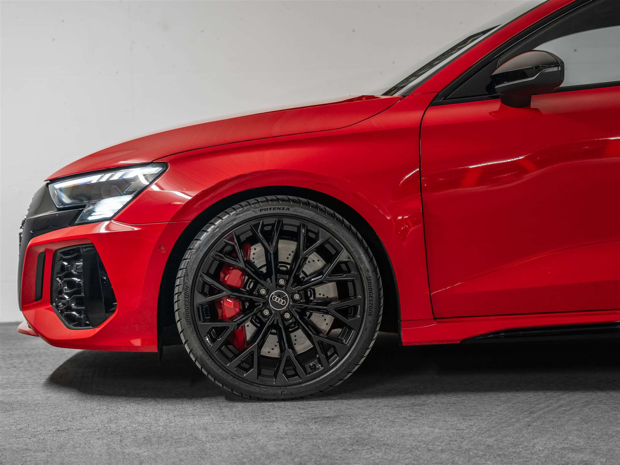 listing desktop thumbnail image 17