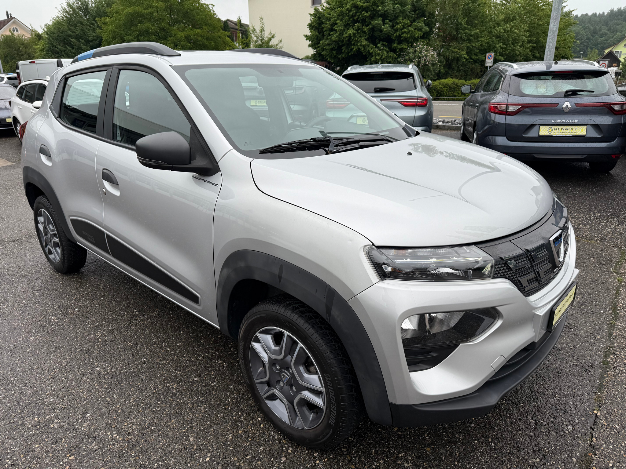 listing desktop thumbnail image 7