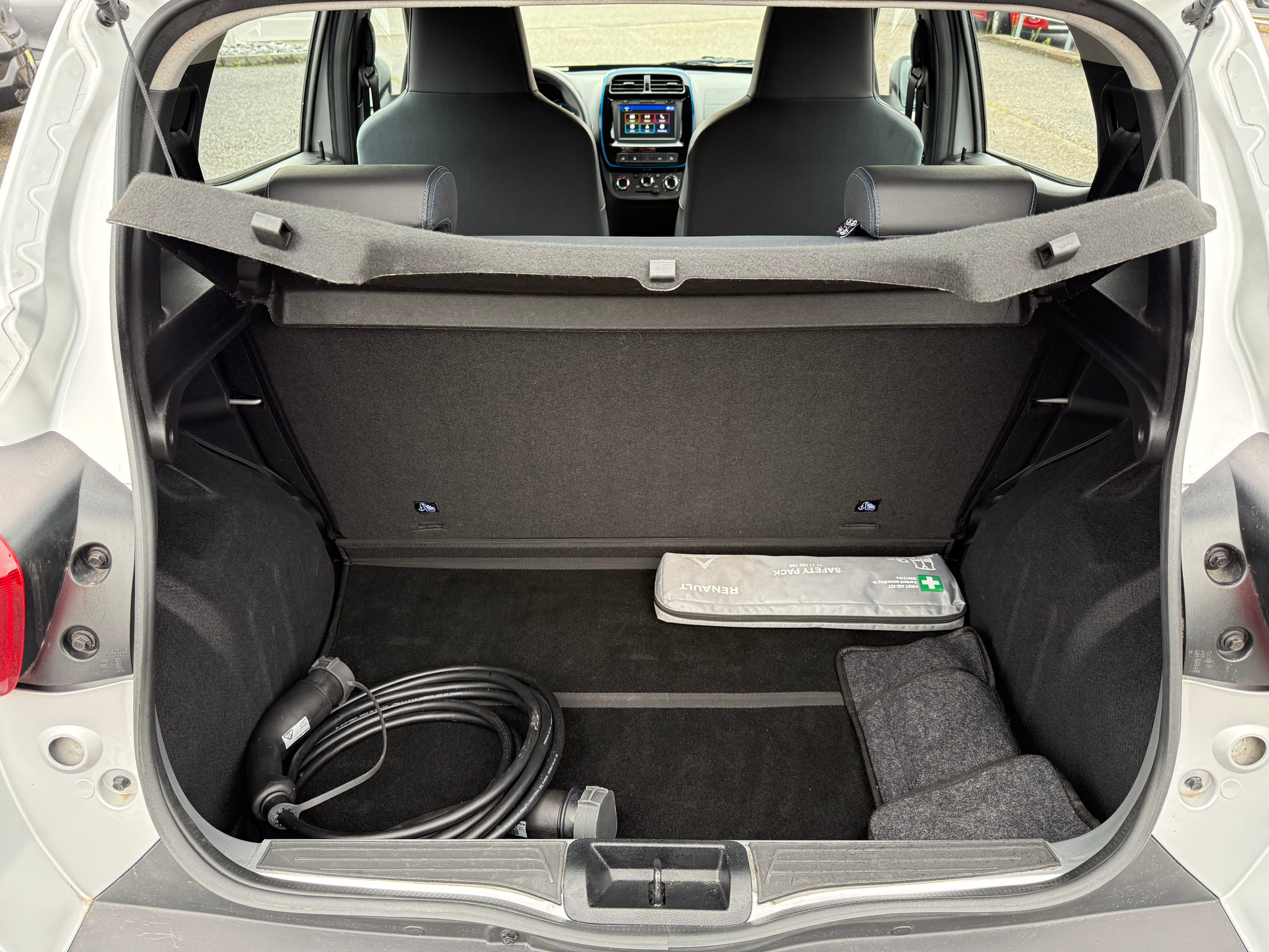 listing desktop thumbnail image 12