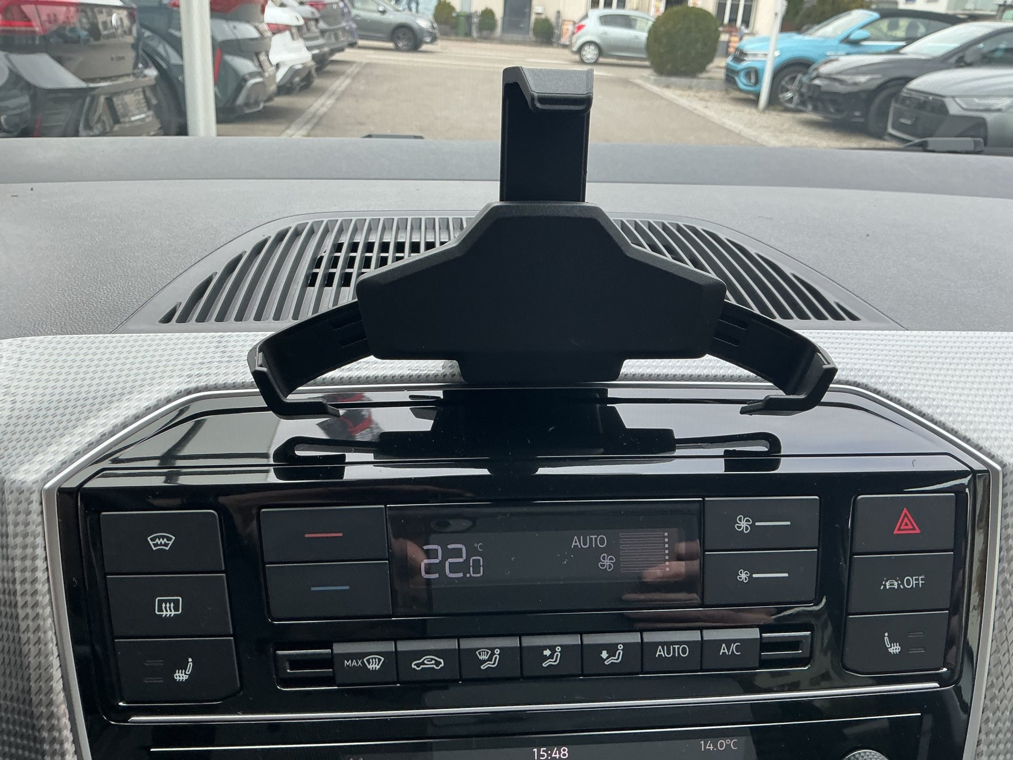 listing desktop thumbnail image 9