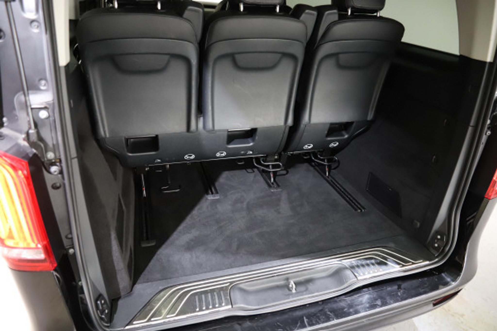 listing desktop thumbnail image 11