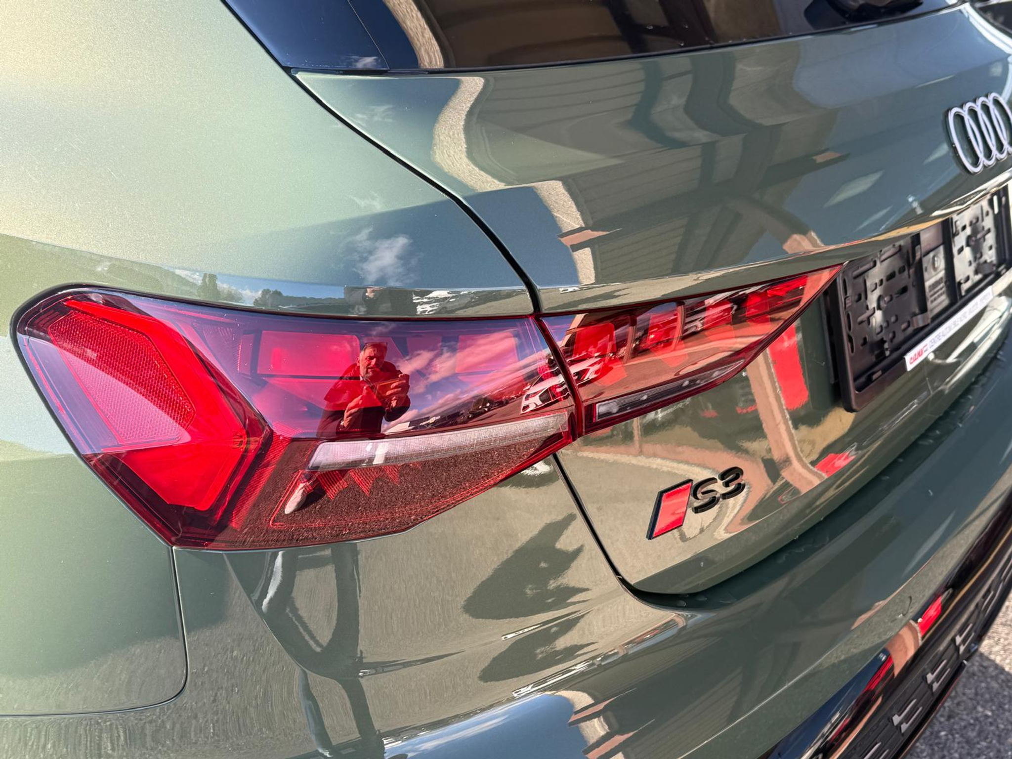 listing desktop thumbnail image 6